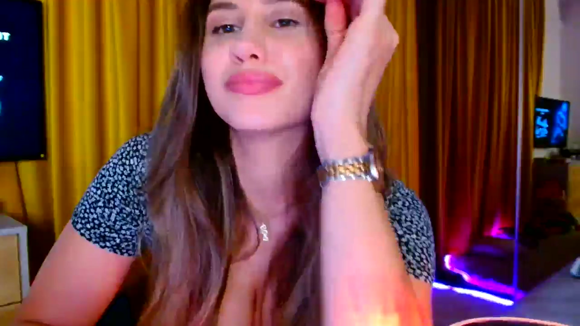 Gallery image thumbnail from Ana_Rose's myfreecams stream on, 10/14/2024, 18:20 image 12 of 20