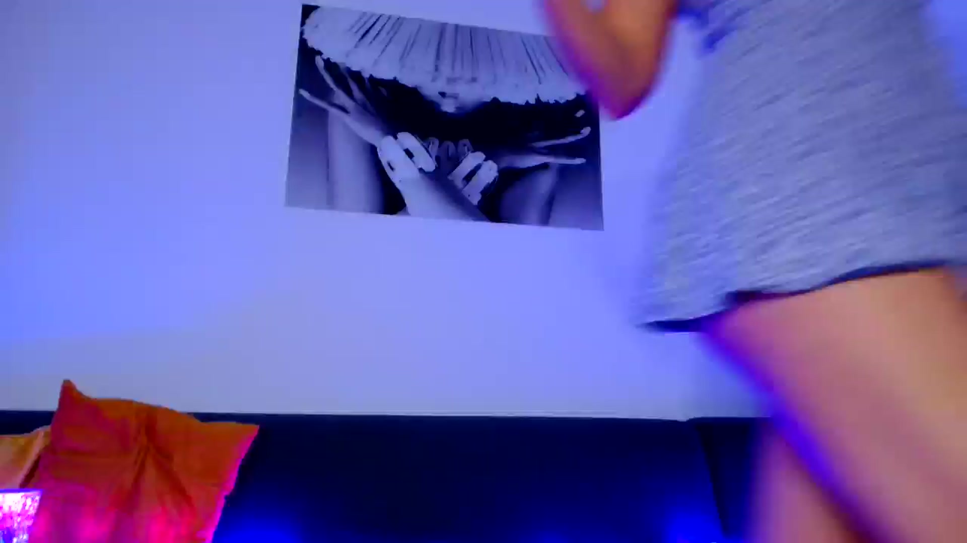 Gallery image thumbnail from Ana_Rose's myfreecams stream on, 10/19/2024, 24:57 image 2 of 20
