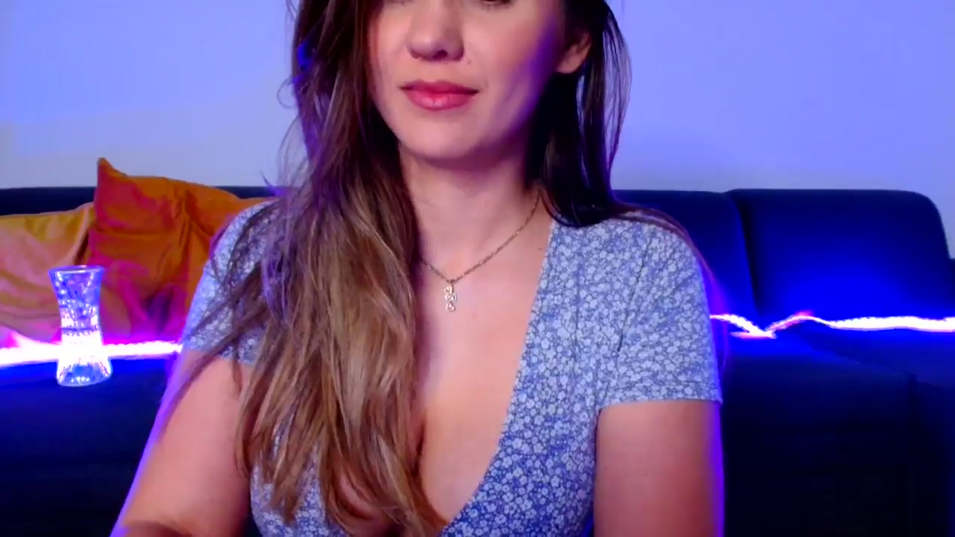 Gallery image thumbnail from Ana_Rose's myfreecams stream on, 10/19/2024, 24:57 image 10 of 20