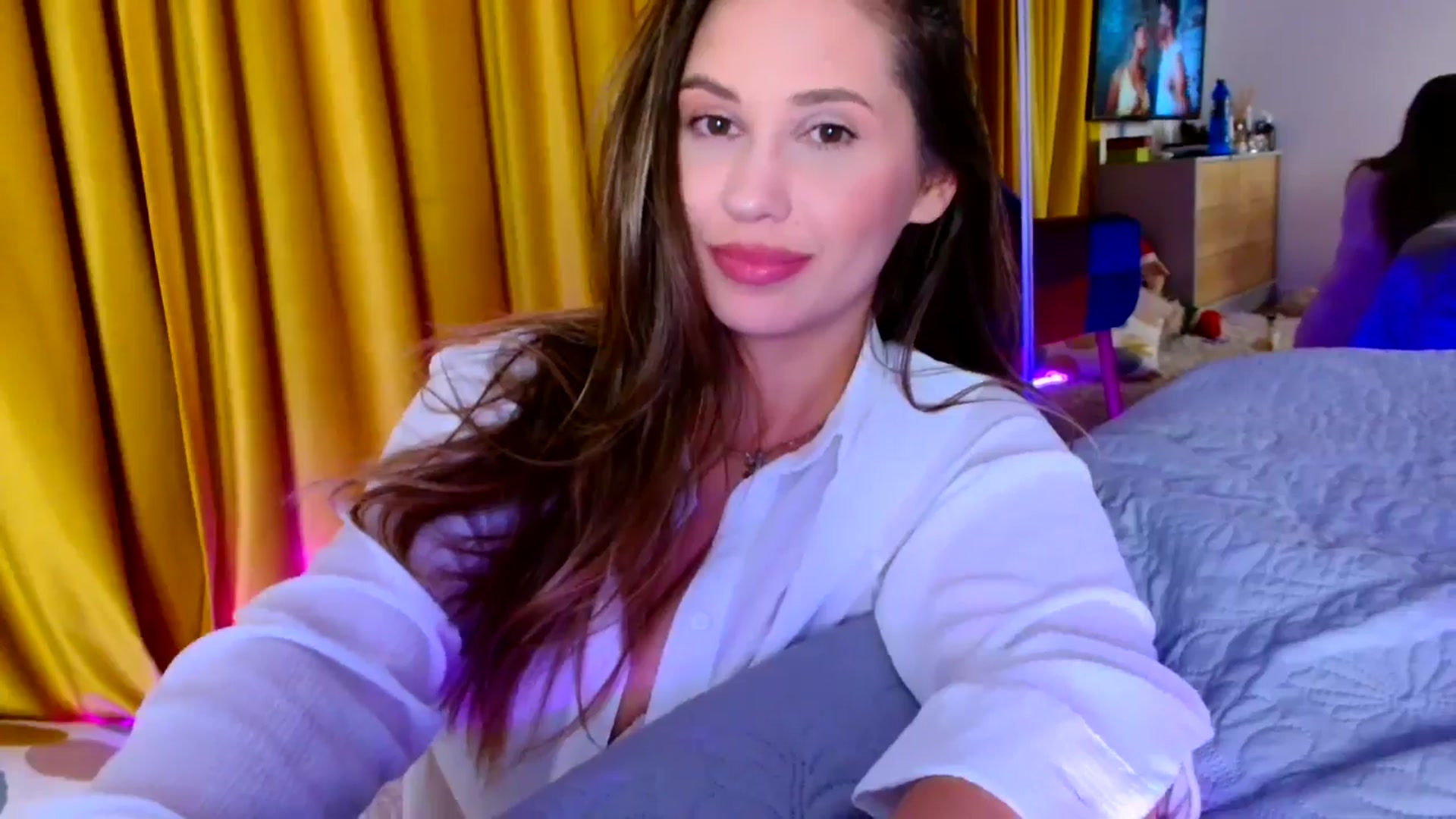 Gallery image thumbnail from Ana_Rose's myfreecams stream on, 10/22/2024, 20:41 image 17 of 20