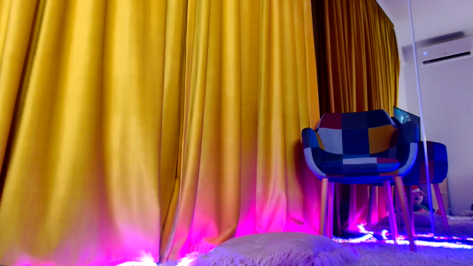 Gallery image thumbnail from Ana_Rose's myfreecams stream on, 10/22/2024, 20:41 image 5 of 20