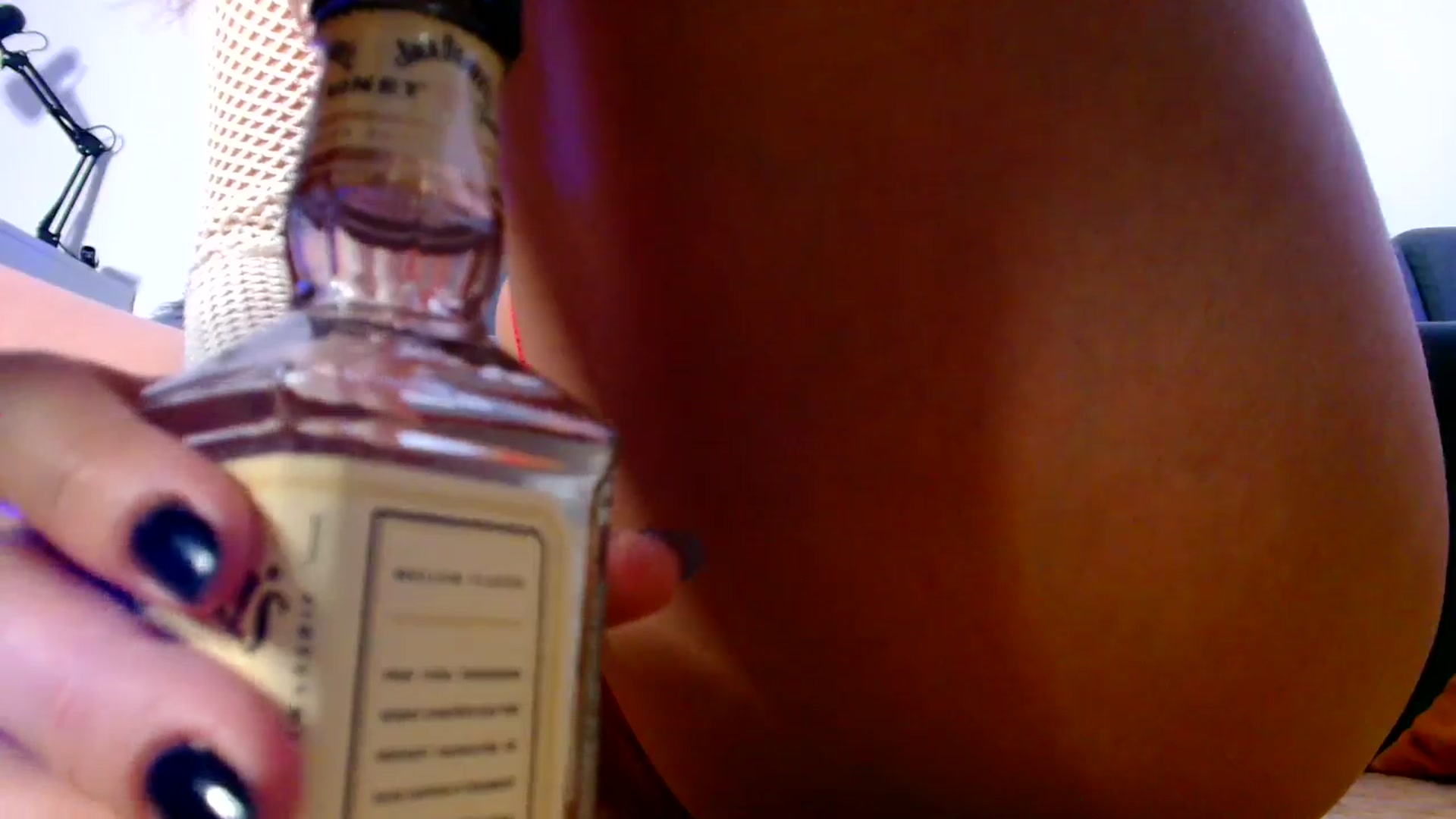 Gallery image thumbnail from Ana_Rose's myfreecams stream on, 10/26/2024, 24:53 image 14 of 20