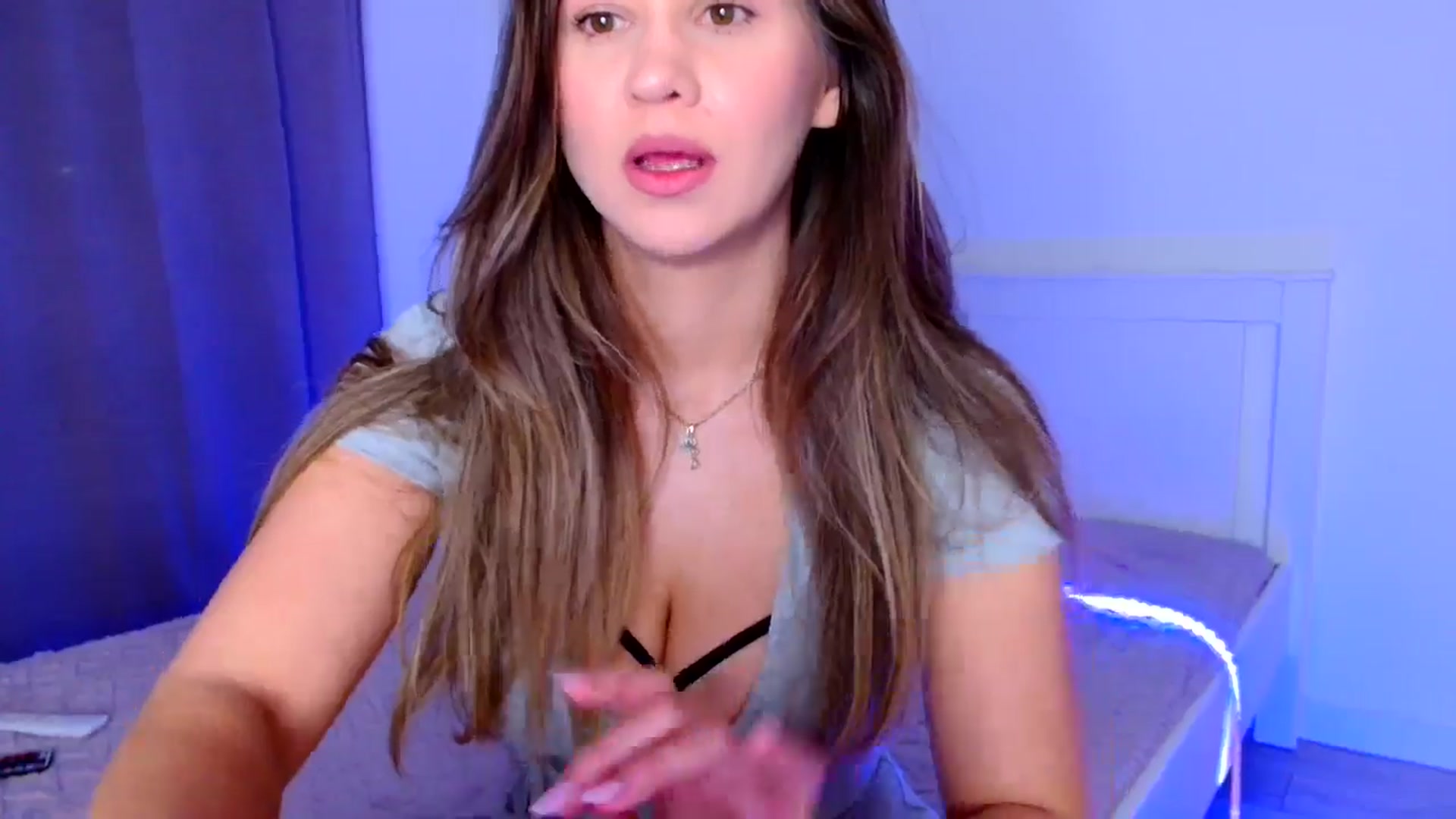 Gallery image thumbnail from Ana_Rose's myfreecams stream on, 12/15/2024, 21:07 image 14 of 20