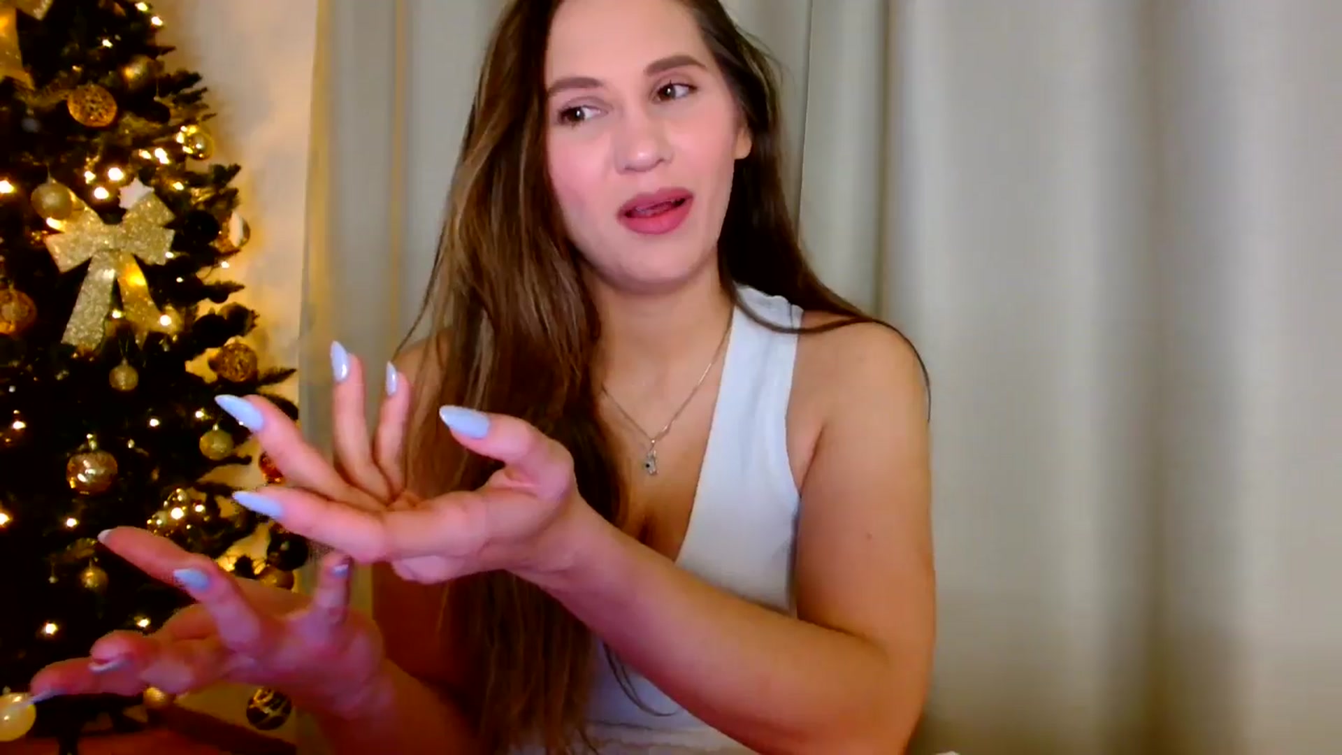 Gallery image thumbnail from Ana_Rose's myfreecams stream on, 12/31/2024, 24:00 image 18 of 20