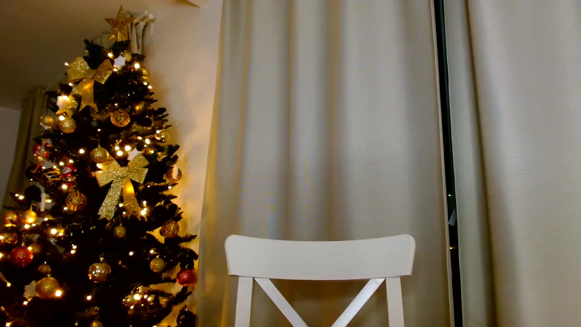 Gallery image thumbnail from Ana_Rose's myfreecams stream on, 12/31/2024, 03:52 image 15 of 20