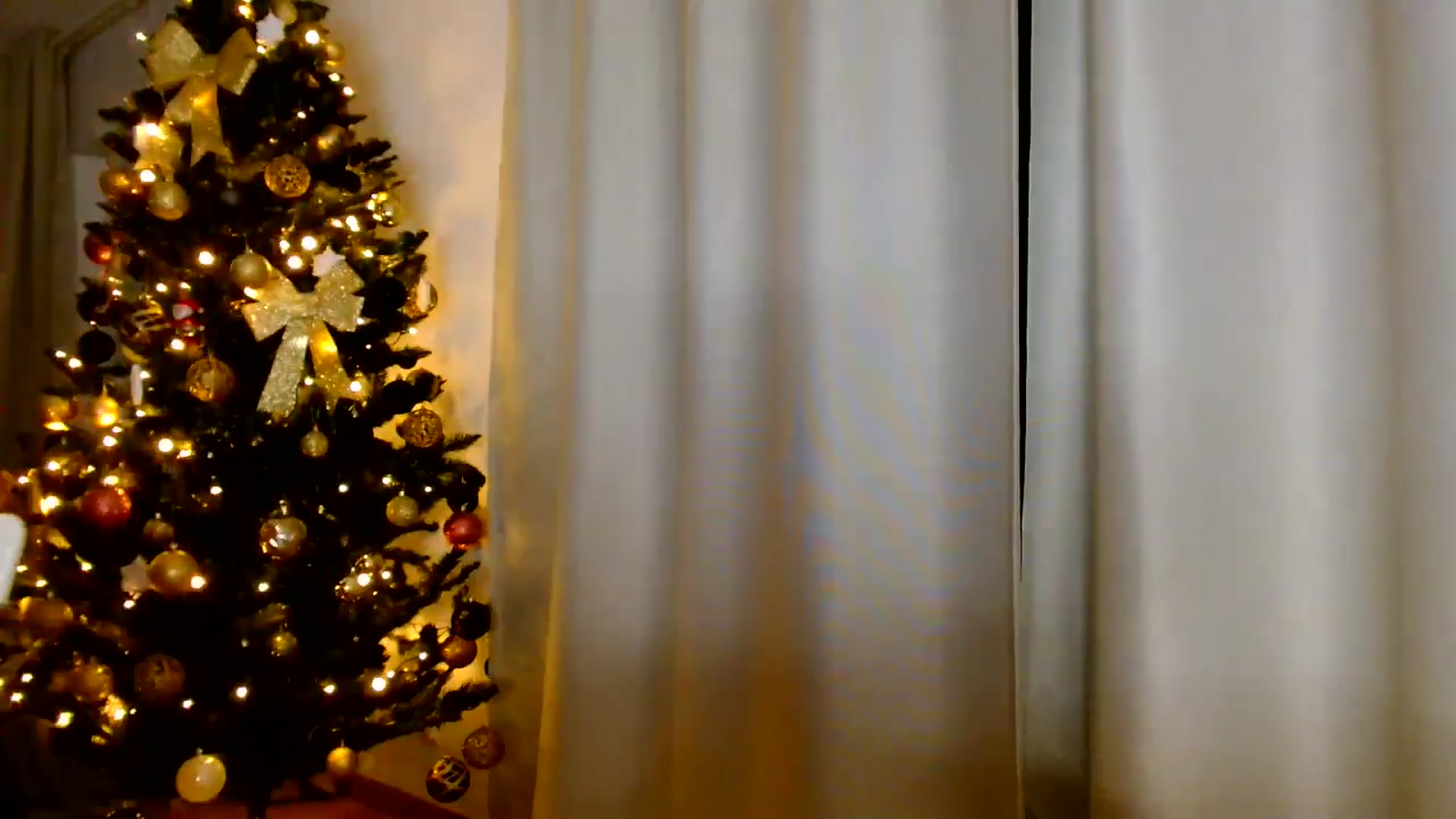Gallery image thumbnail from Ana_Rose's myfreecams stream on, 12/31/2024, 03:52 image 16 of 20