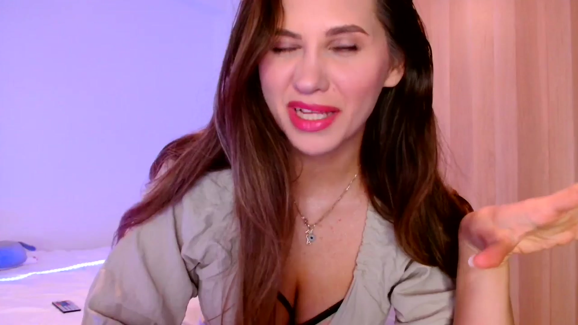 Gallery image thumbnail from Ana_Rose's myfreecams stream on, 02/01/2025, 24:26 image 5 of 20