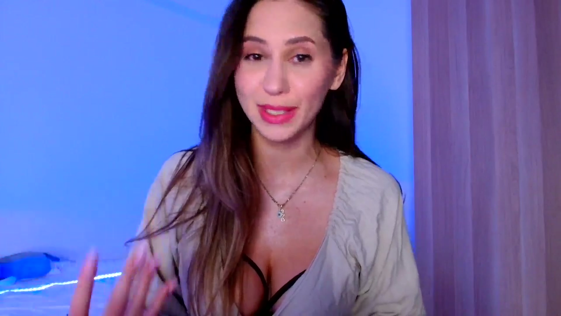 Gallery image thumbnail from Ana_Rose's myfreecams stream on, 02/01/2025, 24:26 image 12 of 20