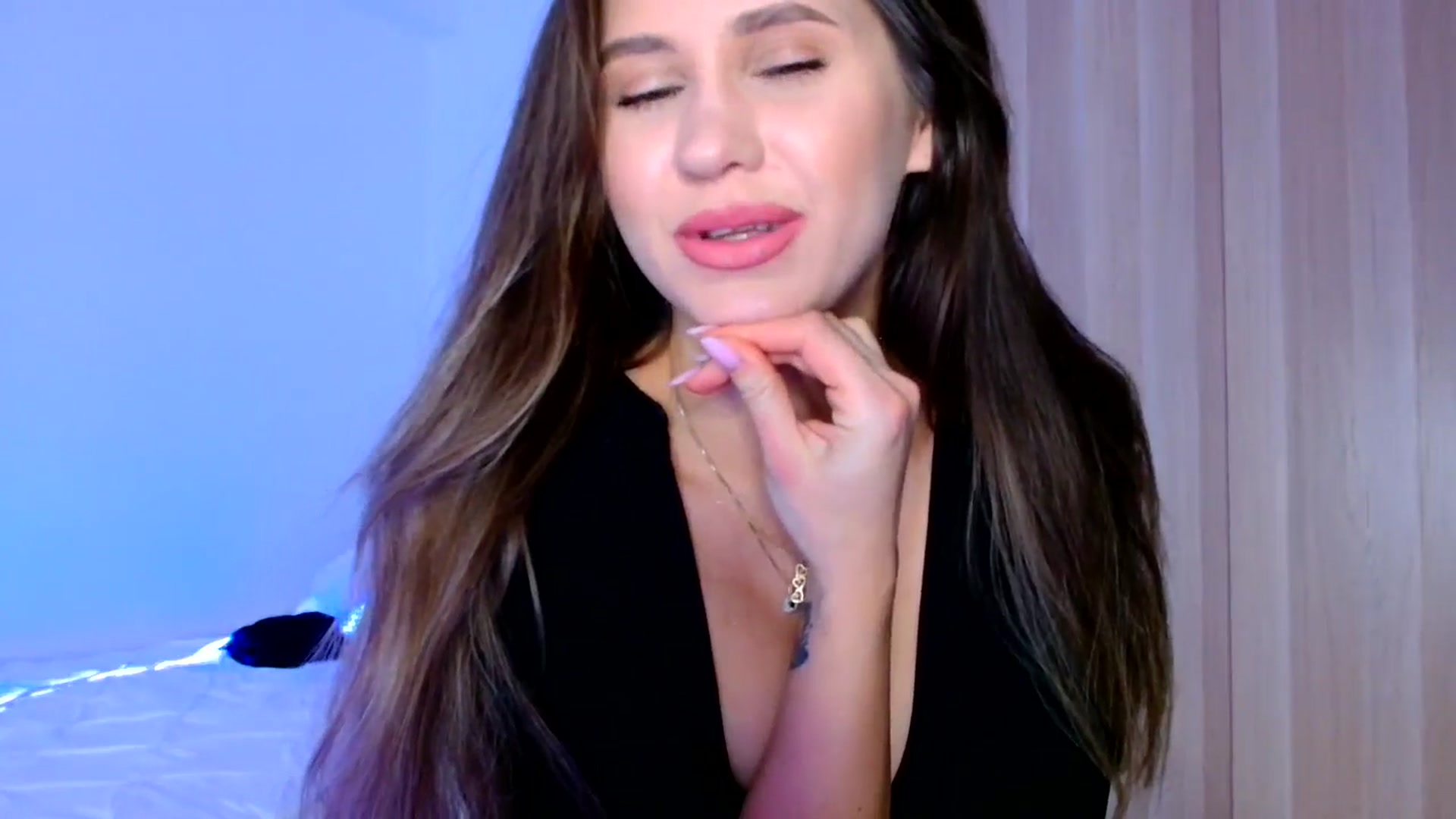 Gallery image thumbnail from Ana_Rose's myfreecams stream on, 02/16/2025, 01:28 image 18 of 20