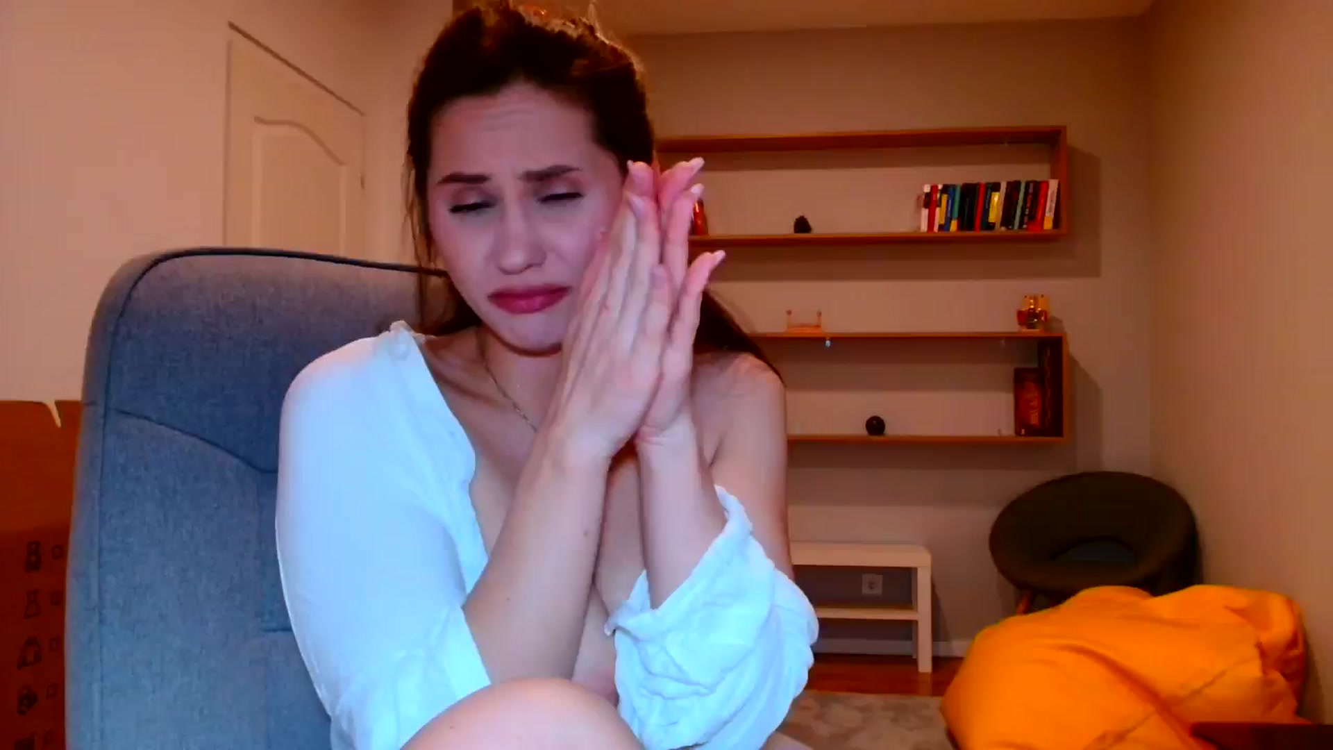 Gallery image thumbnail from Ana_Rose's myfreecams stream on, 04/06/2025, 24:56 image 14 of 20