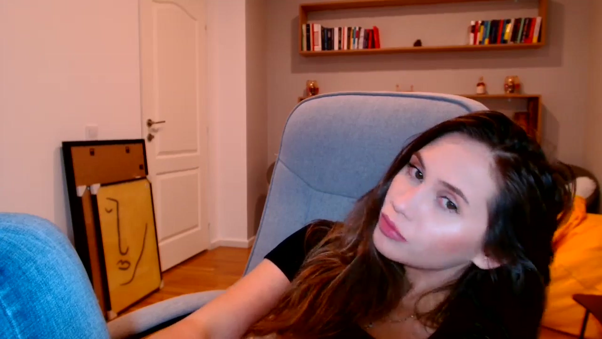 Gallery image thumbnail from Ana_Rose's myfreecams stream on, 05/15/2025, 21:07 image 16 of 20