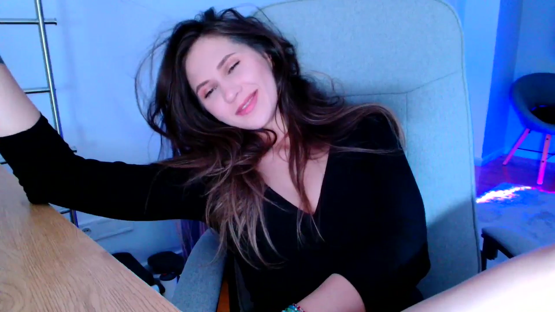 Gallery image thumbnail from Ana_Rose's myfreecams stream on, 05/24/2025, 24:29 image 17 of 20