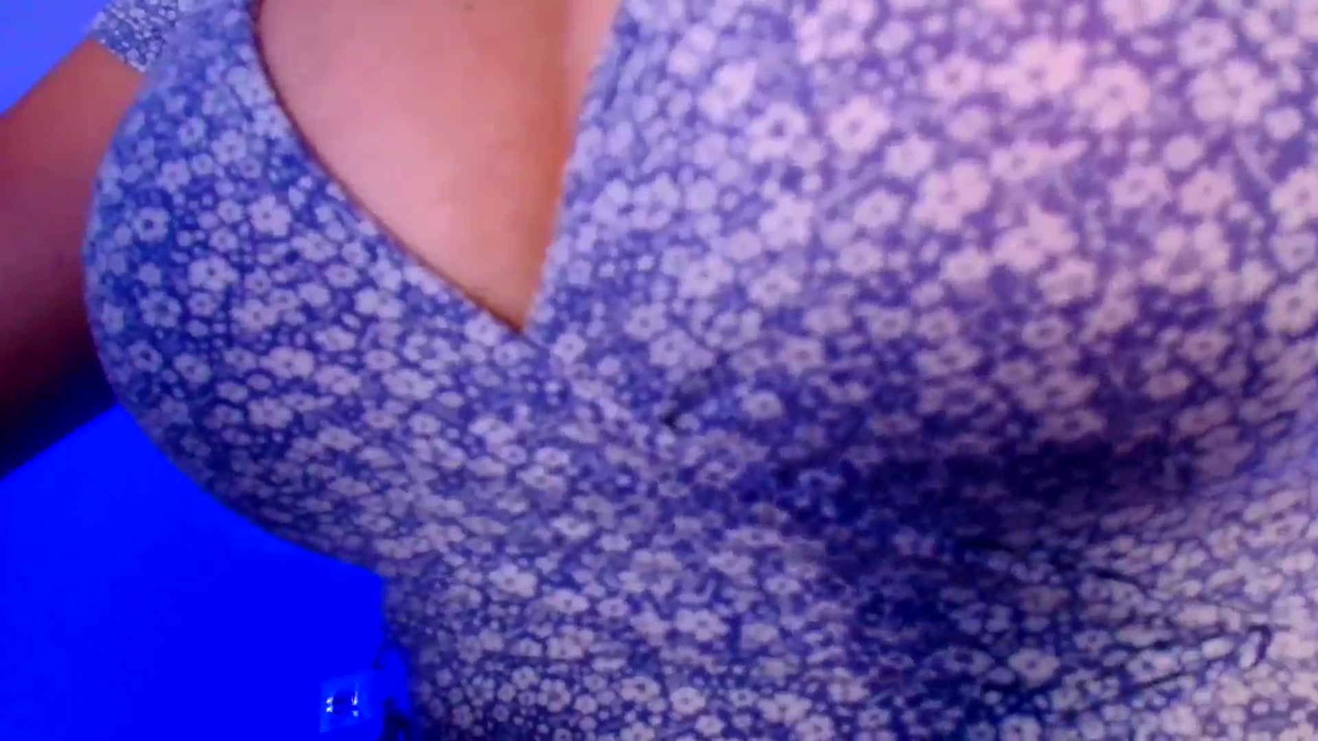 Gallery image thumbnail from Ana_Rose's myfreecams stream on, 08/03/2025, 22:34 image 8 of 20