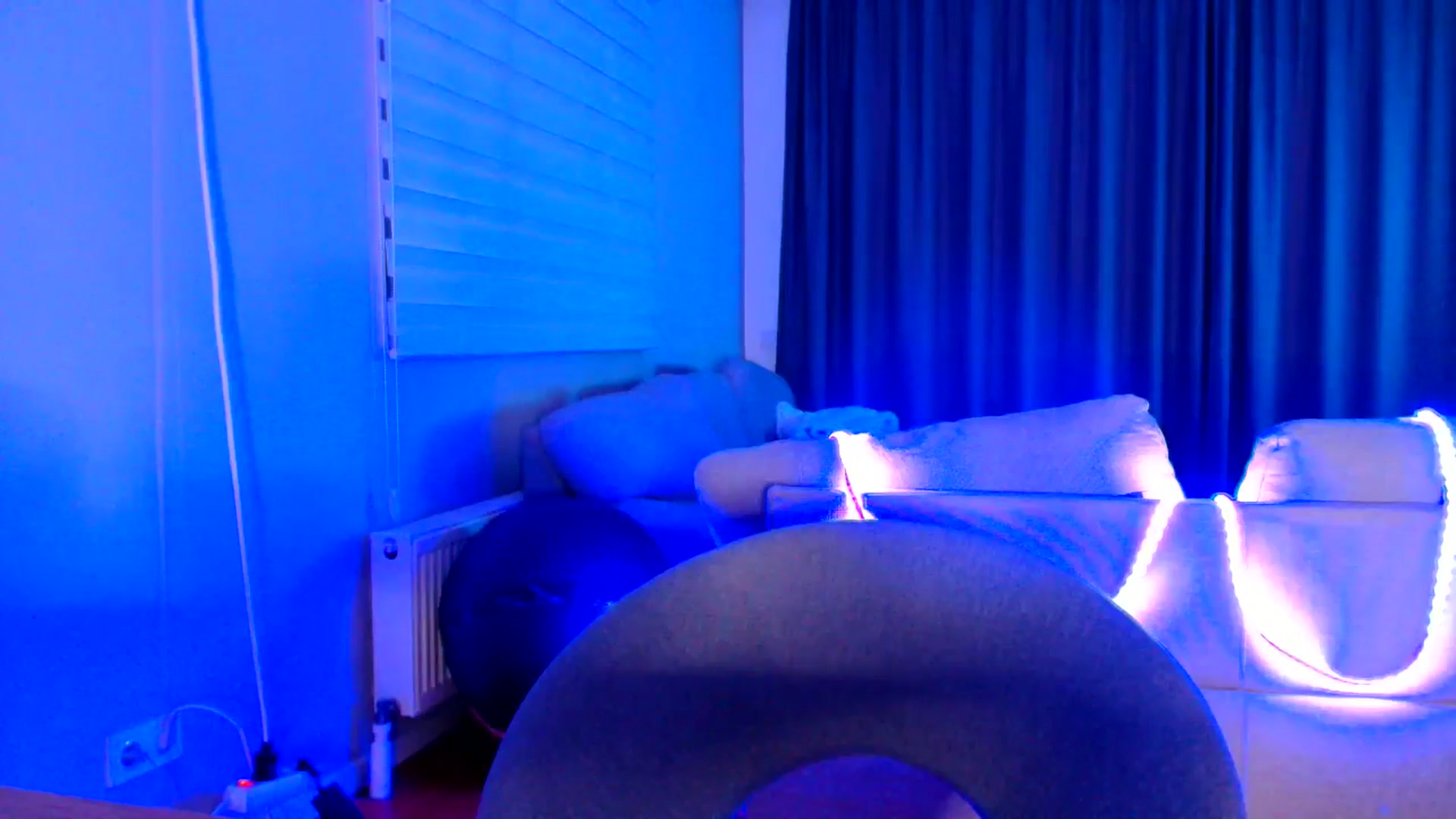 Gallery image thumbnail from Ana_Rose's myfreecams stream on, 08/28/2025, 22:00 image 13 of 20