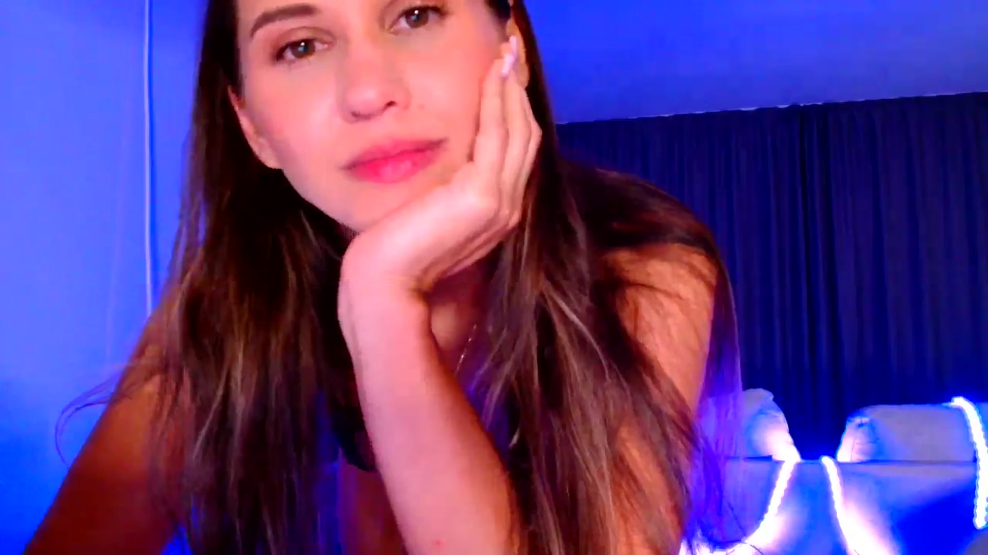Gallery image thumbnail from Ana_Rose's myfreecams stream on, 08/28/2025, 22:21 image 3 of 20