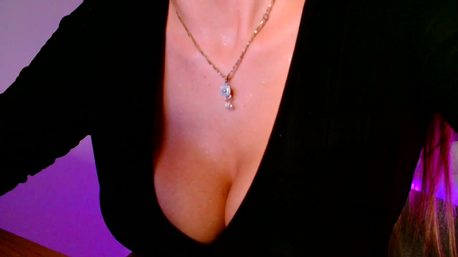Gallery image thumbnail from Ana_Rose's myfreecams stream on, 10/12/2025, 24:52 image 18 of 20