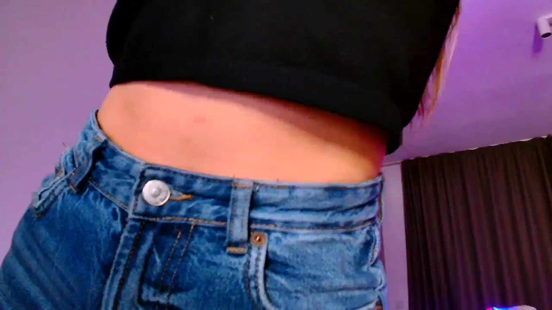 Gallery image thumbnail from Ana_Rose's myfreecams stream on, 10/18/2025, 24:45 image 7 of 20