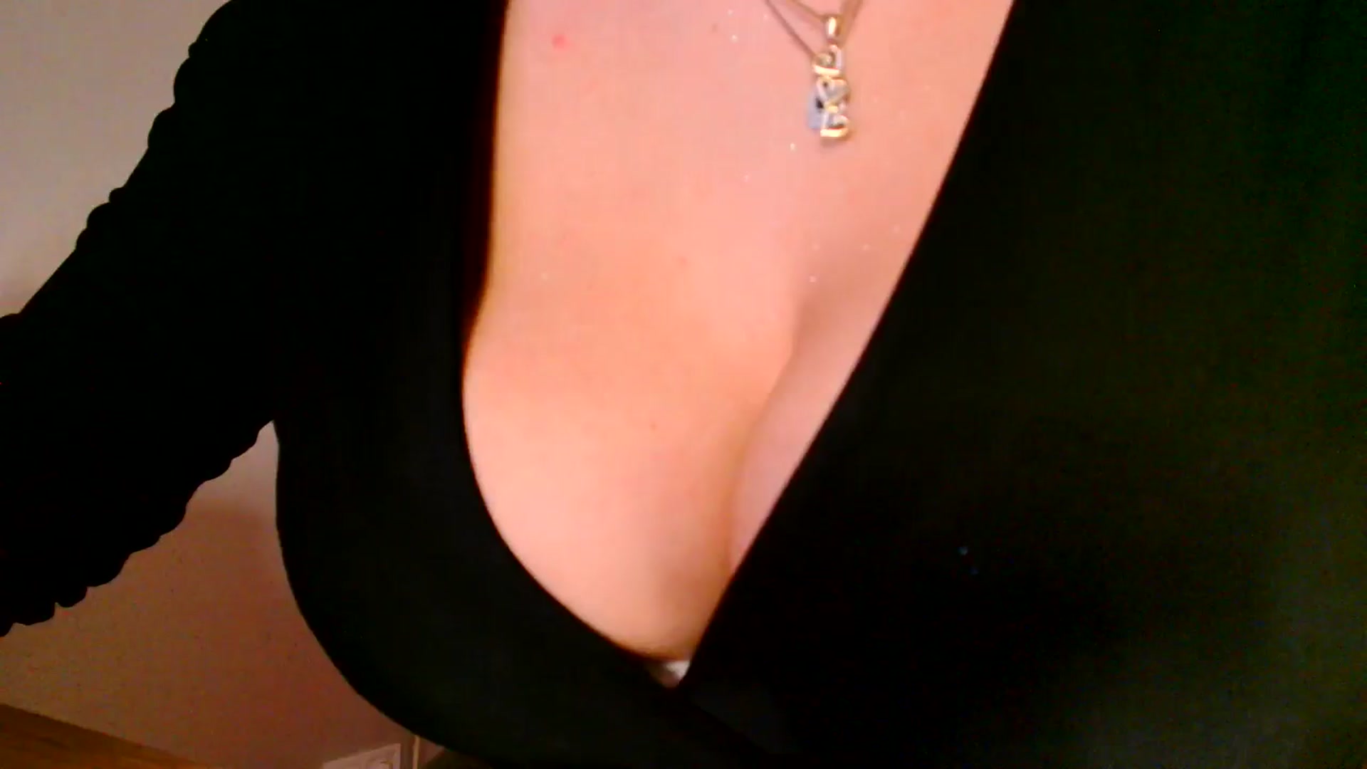 Gallery image thumbnail from Ana_Rose's myfreecams stream on, 11/16/2025, 01:52 image 6 of 20