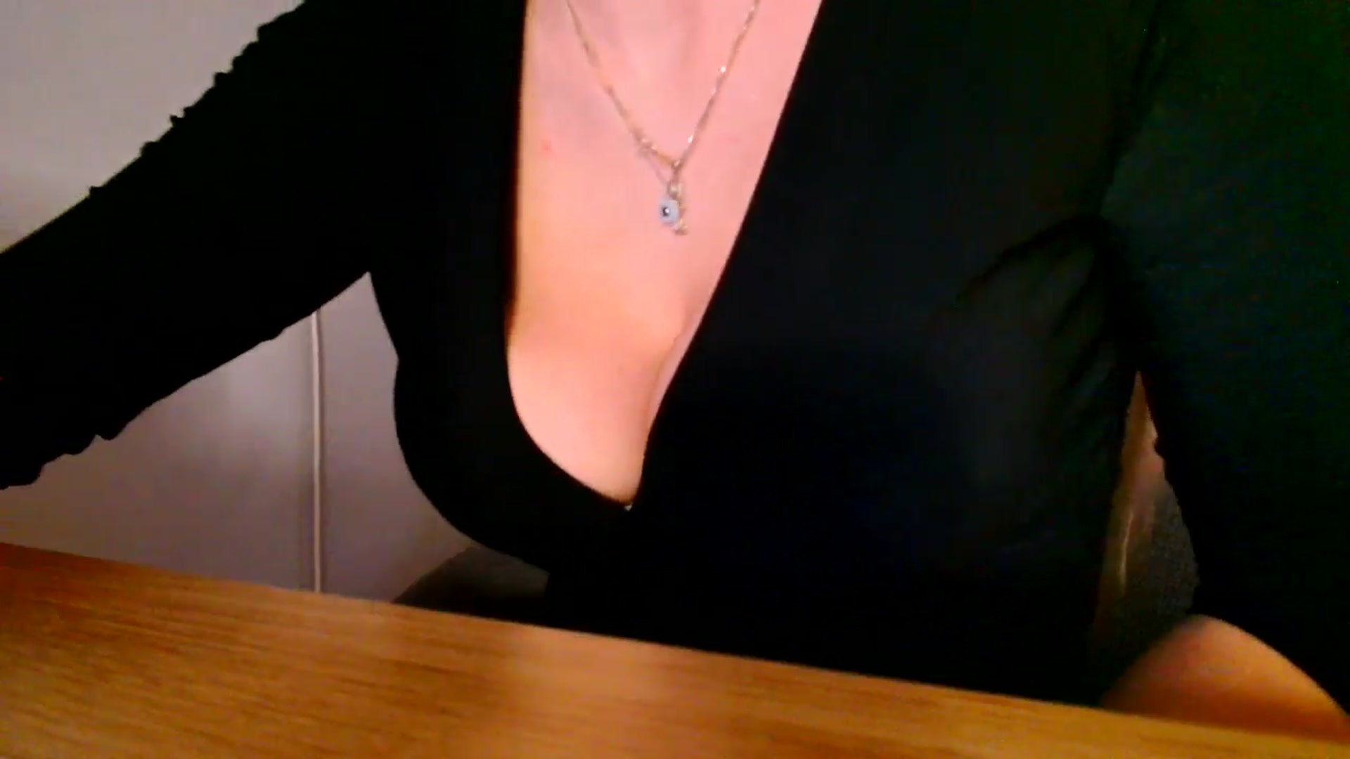 Gallery image thumbnail from Ana_Rose's myfreecams stream on, 11/16/2025, 01:52 image 2 of 20
