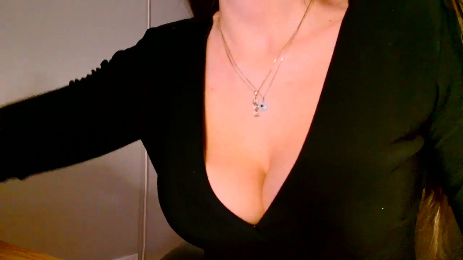 Gallery image thumbnail from Ana_Rose's myfreecams stream on, 11/16/2025, 01:52 image 16 of 20