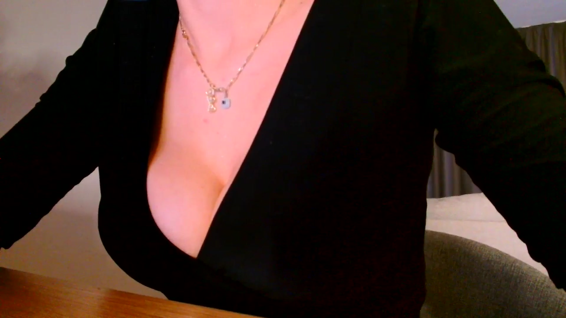 Gallery image thumbnail from Ana_Rose's myfreecams stream on, 12/14/2025, 24:01 image 18 of 20