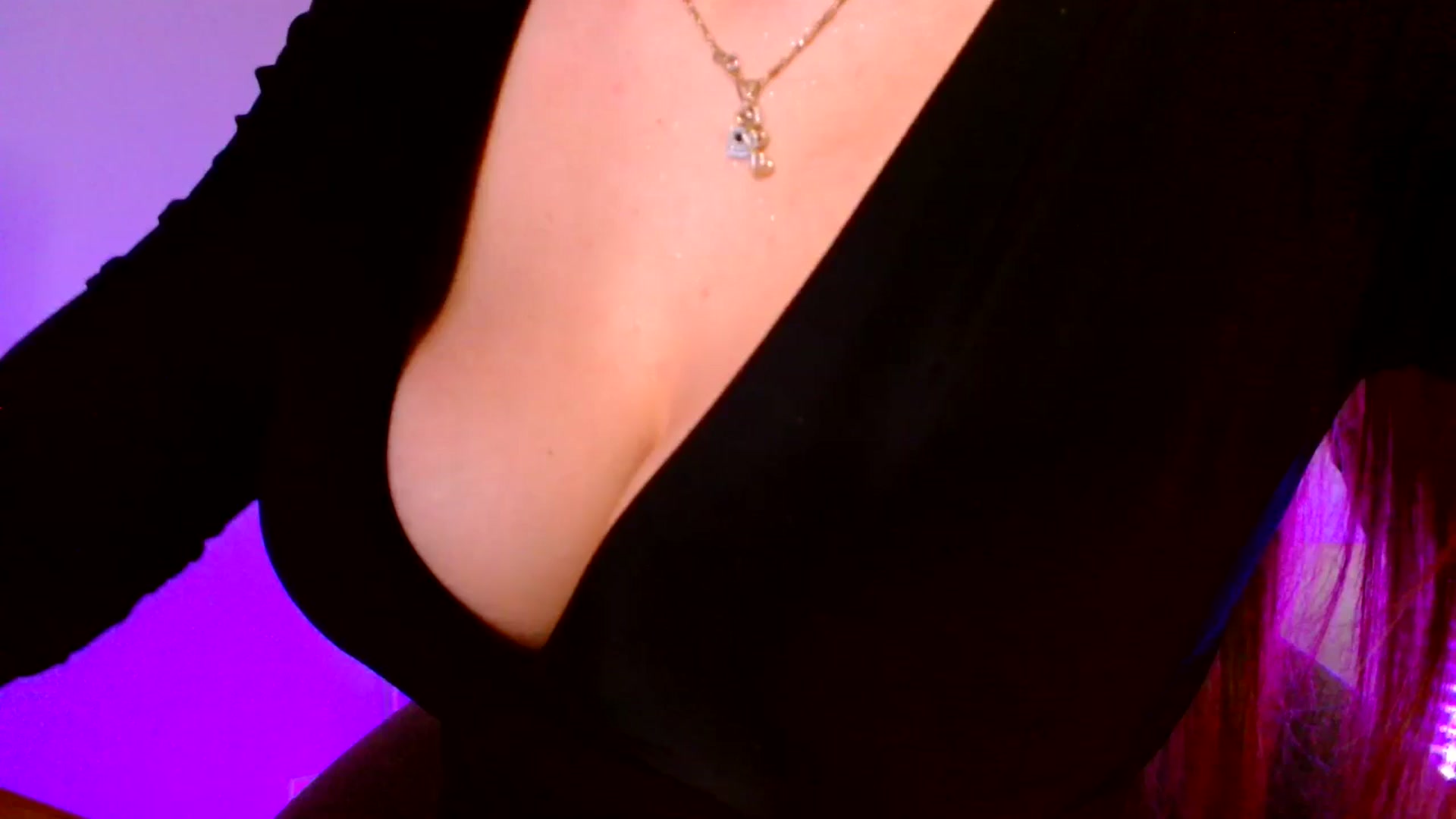 Gallery image thumbnail from Ana_Rose's myfreecams stream on, 12/25/2025, 24:02 image 14 of 20