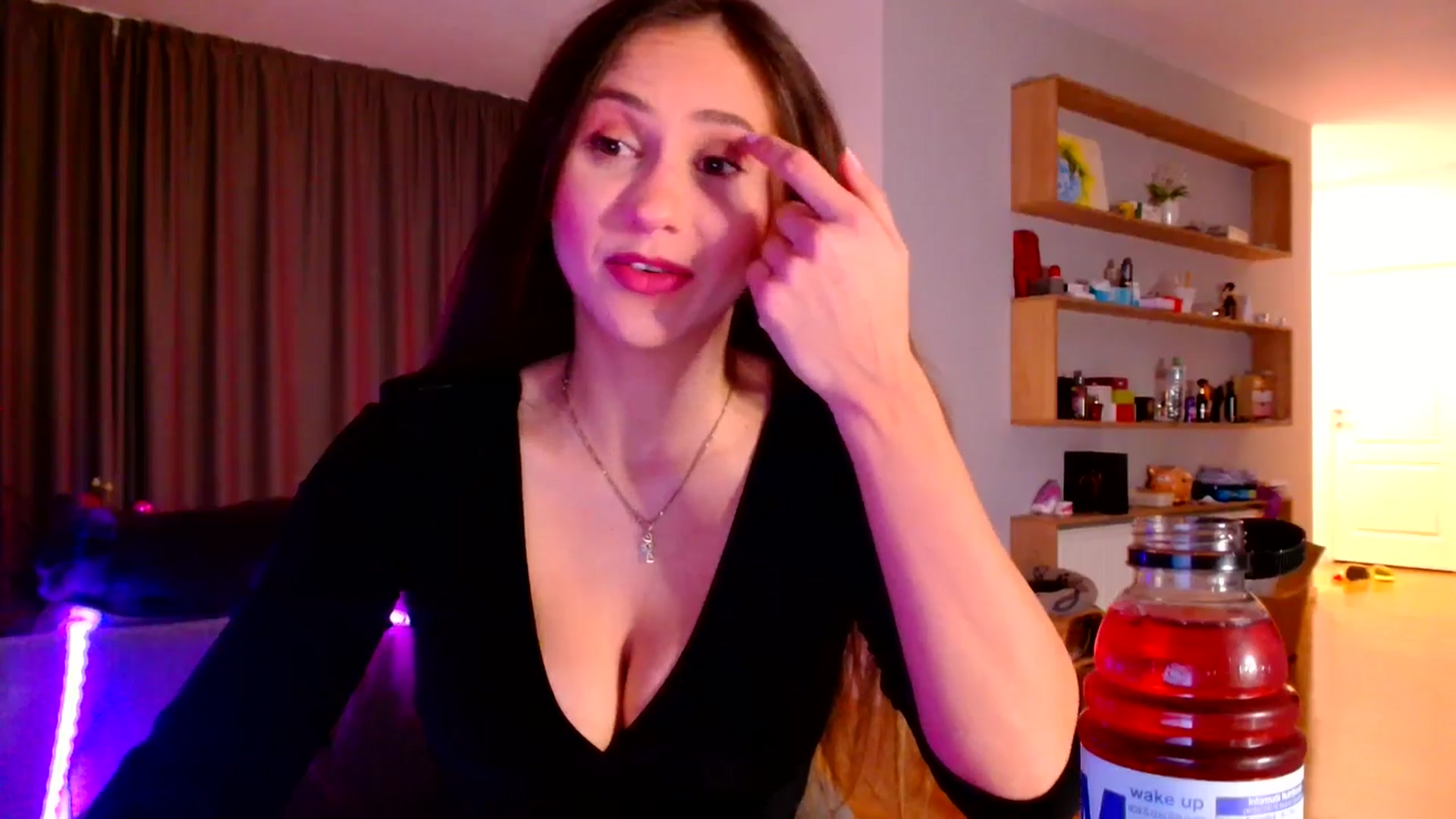 Gallery image thumbnail from Ana_Rose's myfreecams stream on, 12/25/2025, 24:02 image 4 of 20