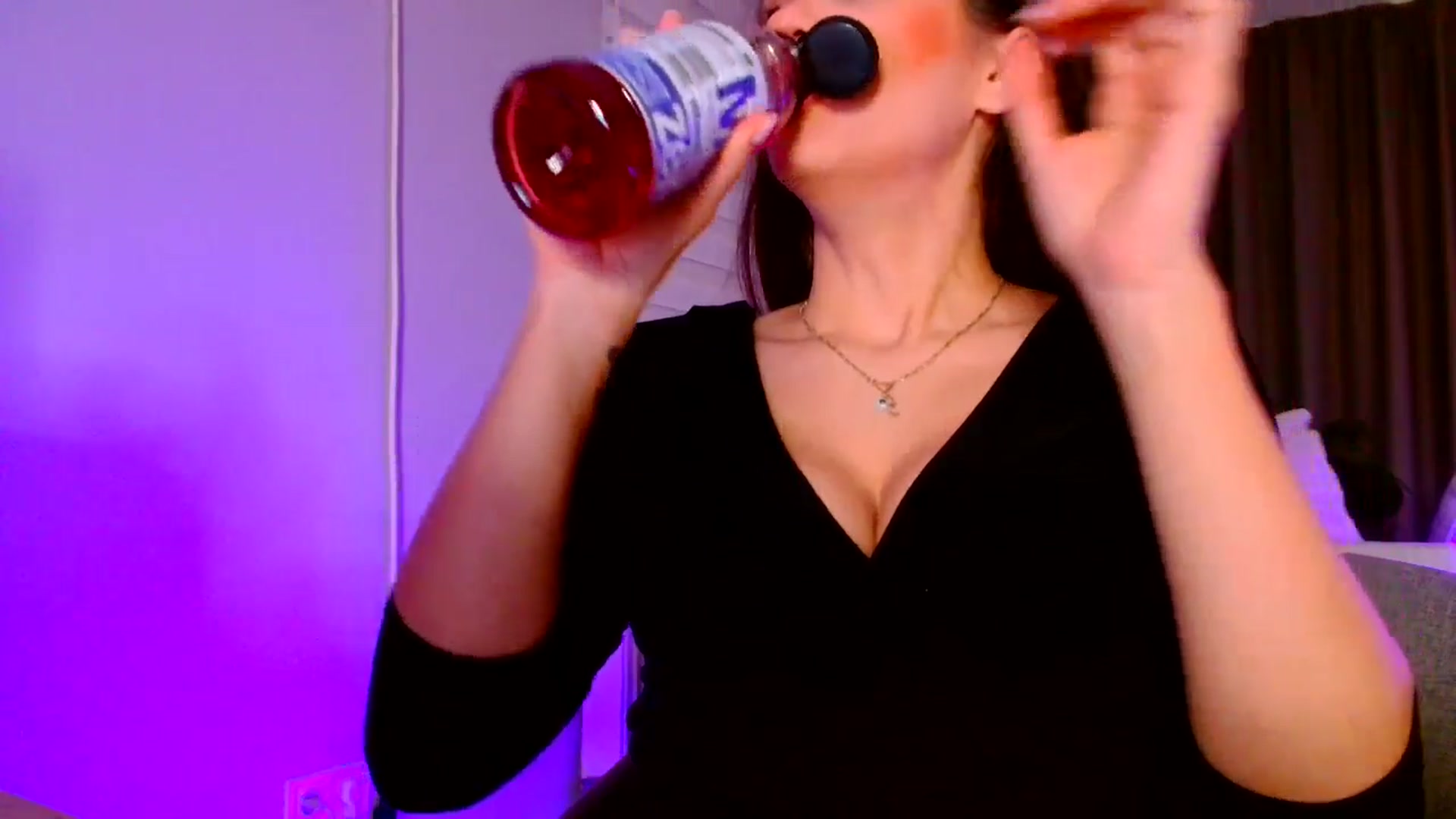 Gallery image thumbnail from Ana_Rose's myfreecams stream on, 12/25/2025, 24:02 image 13 of 20
