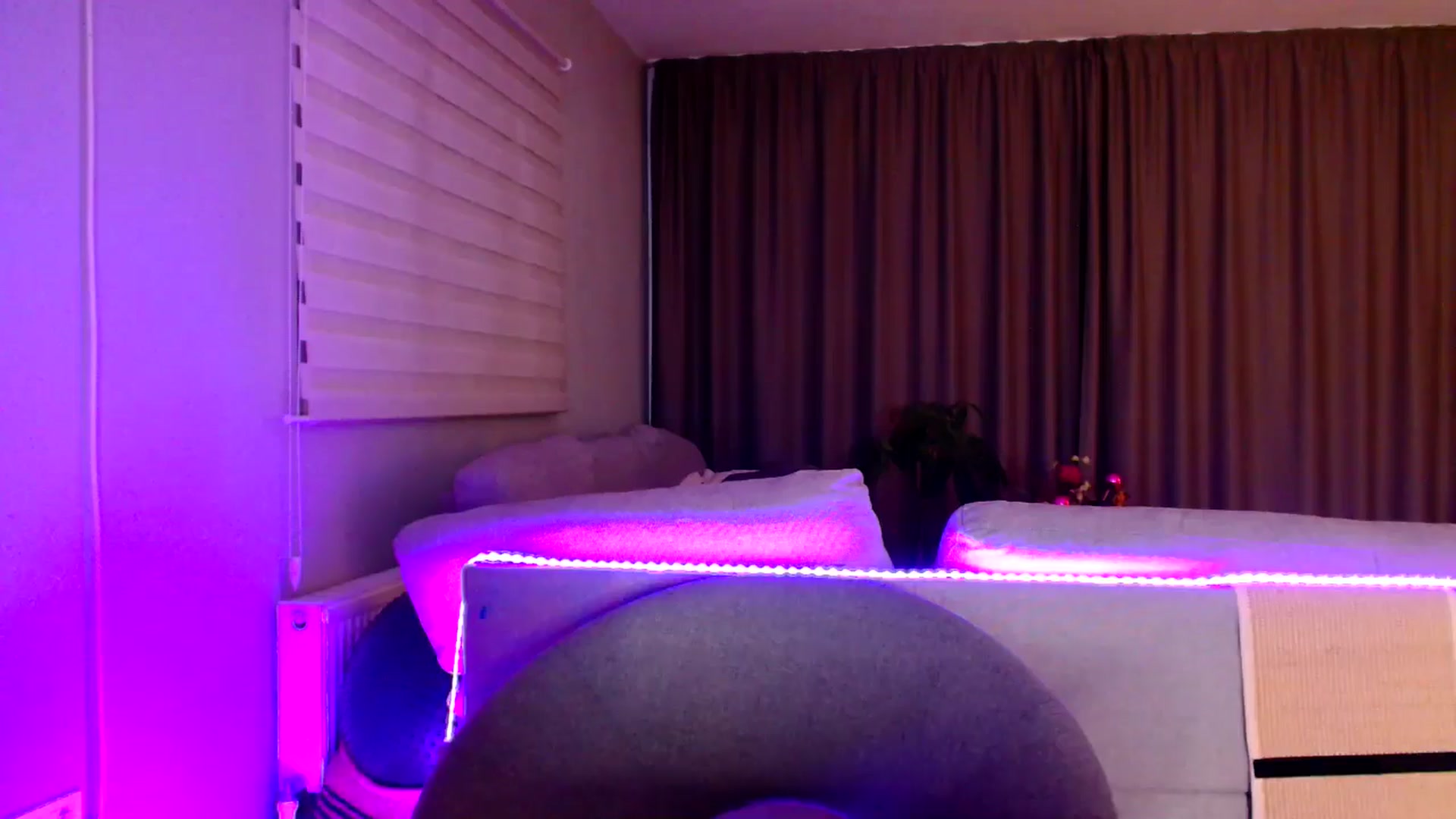 Gallery image thumbnail from Ana_Rose's myfreecams stream on, 12/27/2025, 24:02 image 15 of 20