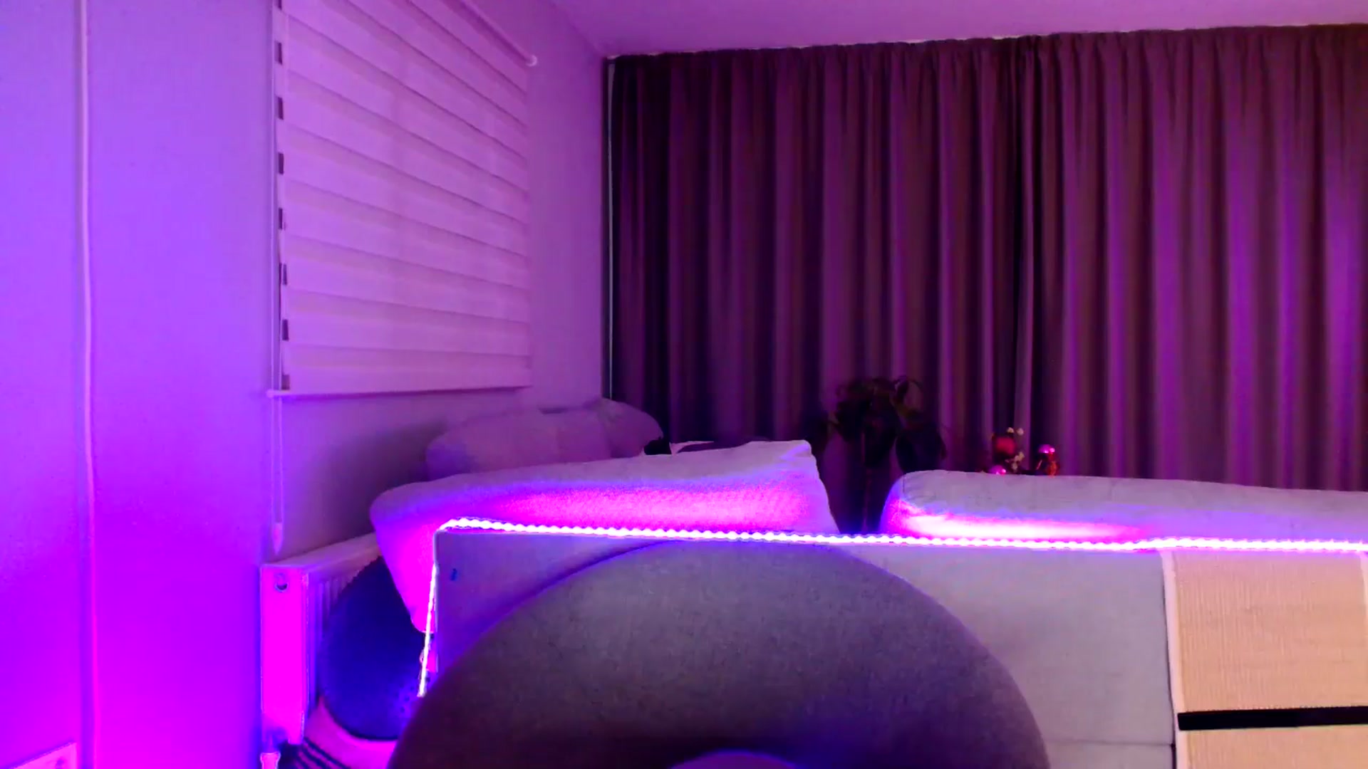 Gallery image thumbnail from Ana_Rose's myfreecams stream on, 12/27/2025, 24:02 image 16 of 20