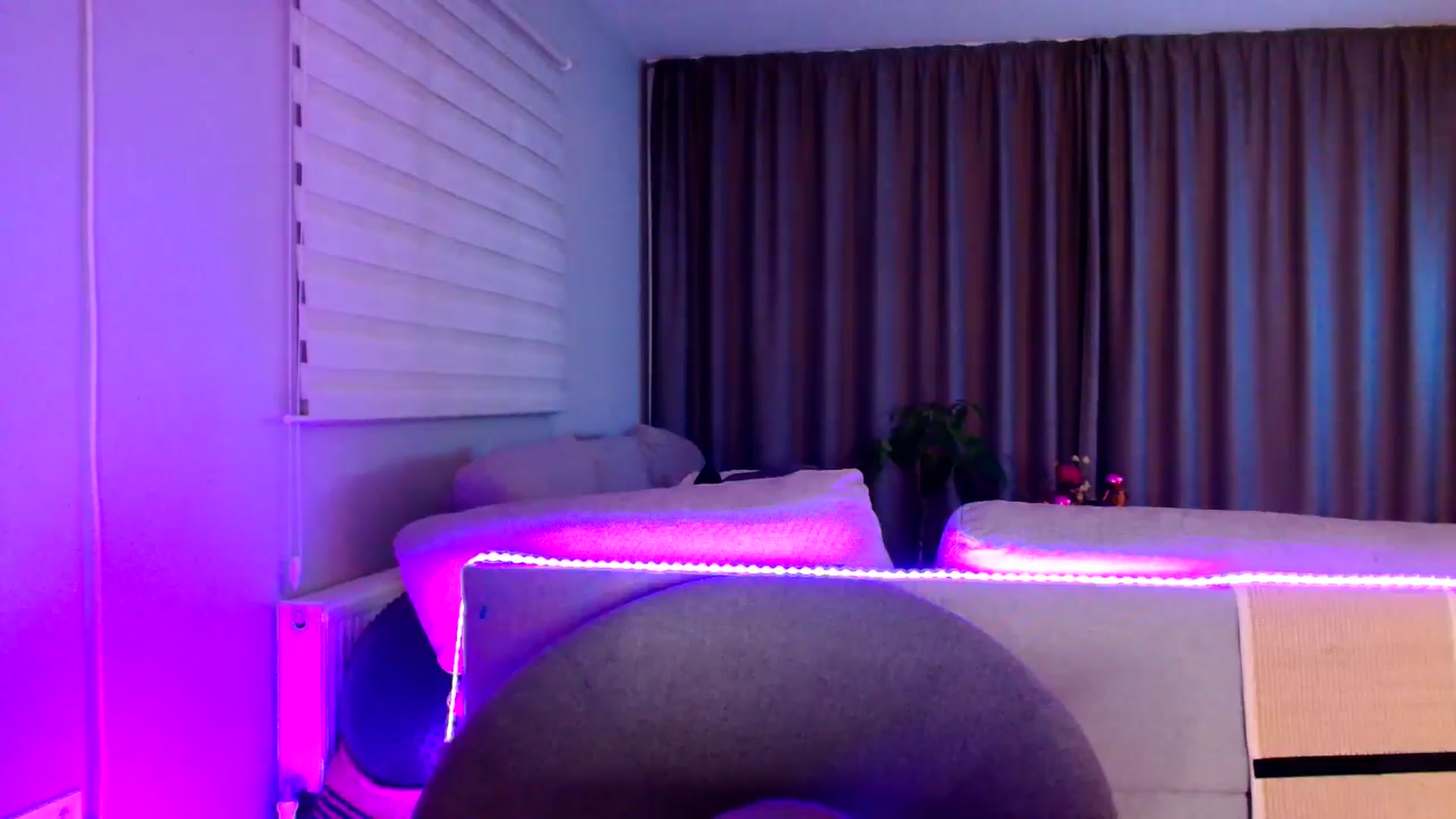 Gallery image thumbnail from Ana_Rose's myfreecams stream on, 12/27/2025, 24:02 image 17 of 20