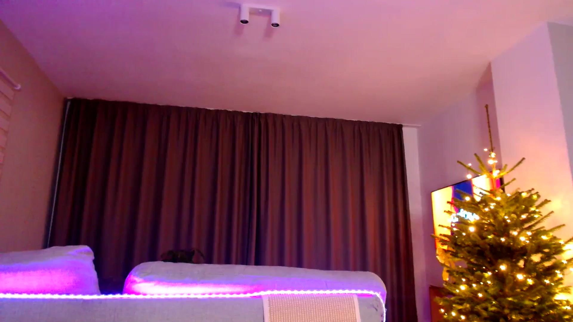 Gallery image thumbnail from Ana_Rose's myfreecams stream on, 12/27/2025, 24:25 image 14 of 20
