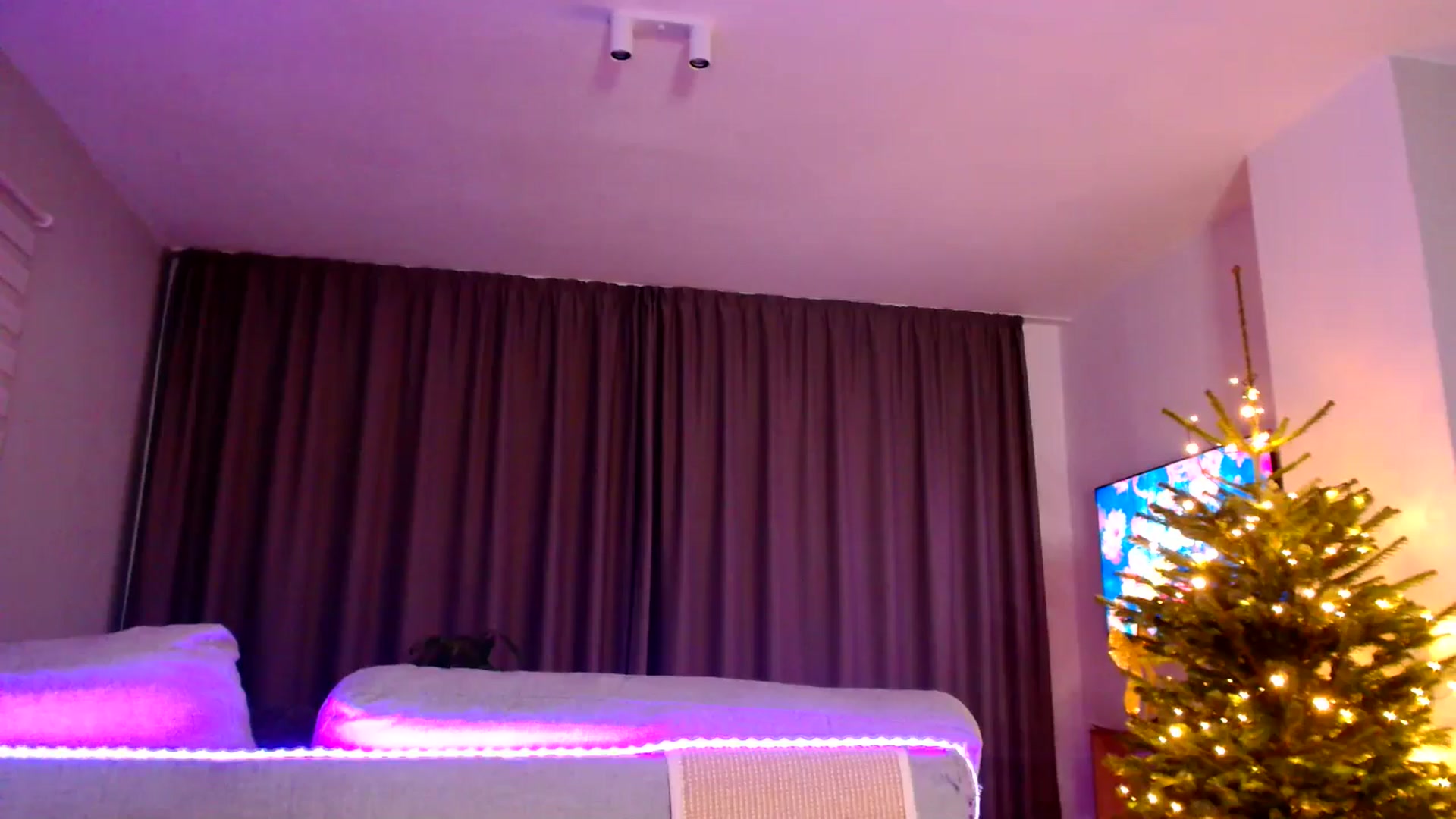 Gallery image thumbnail from Ana_Rose's myfreecams stream on, 12/27/2025, 24:25 image 11 of 20