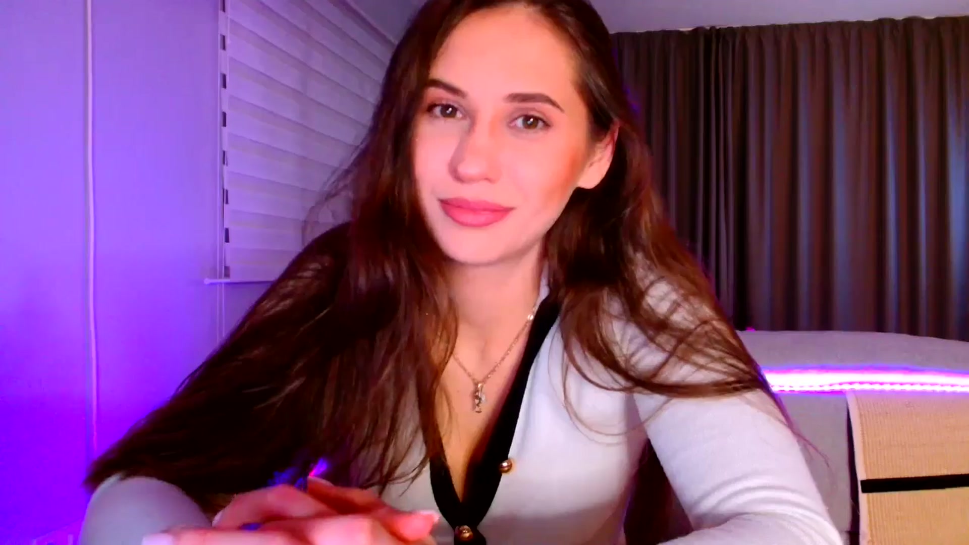 Gallery image thumbnail from Ana_Rose's myfreecams stream on, 01/01/2026, 24:02 image 3 of 20