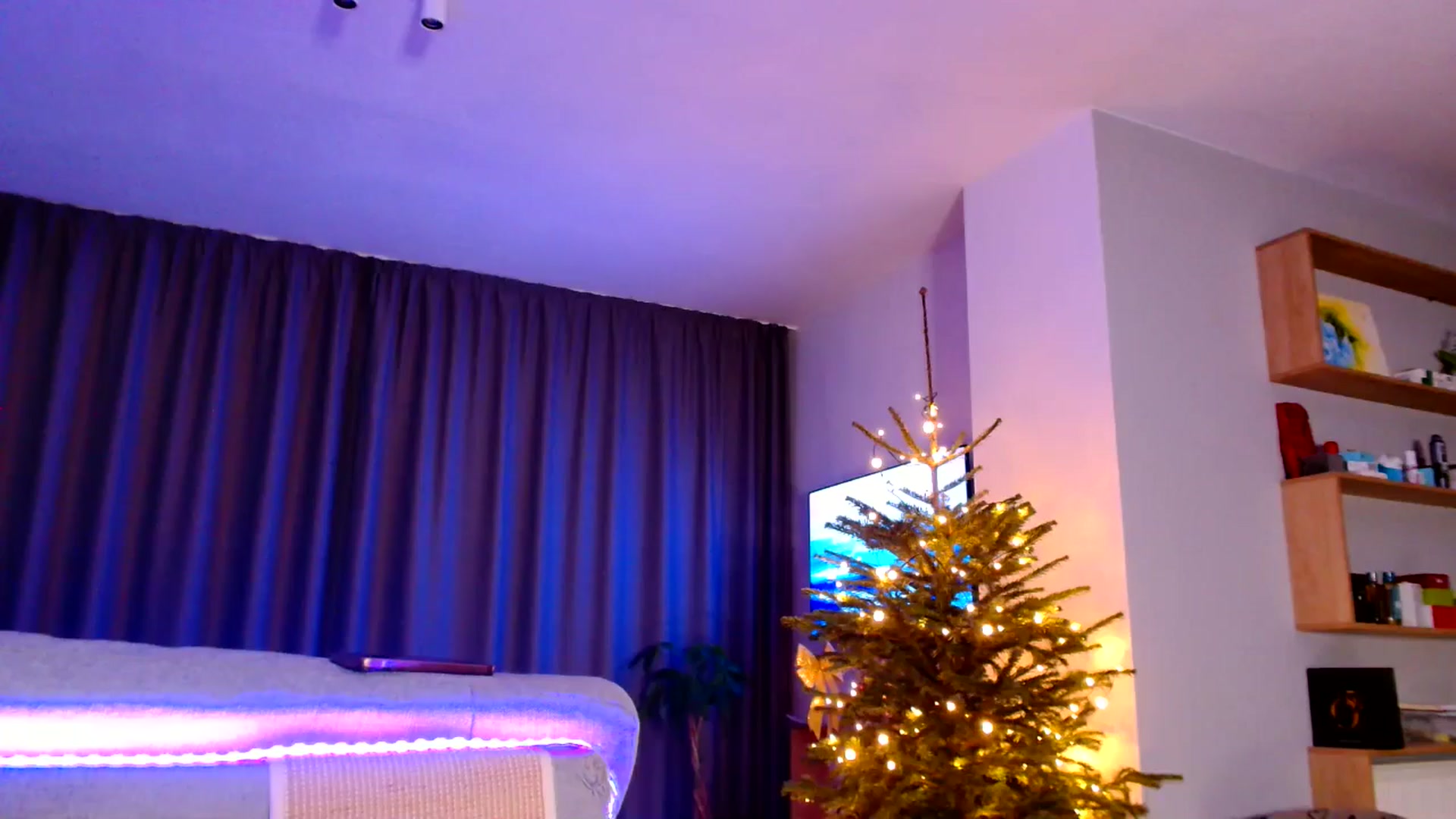 Gallery image thumbnail from Ana_Rose's myfreecams stream on, 01/11/2026, 02:26 image 12 of 20