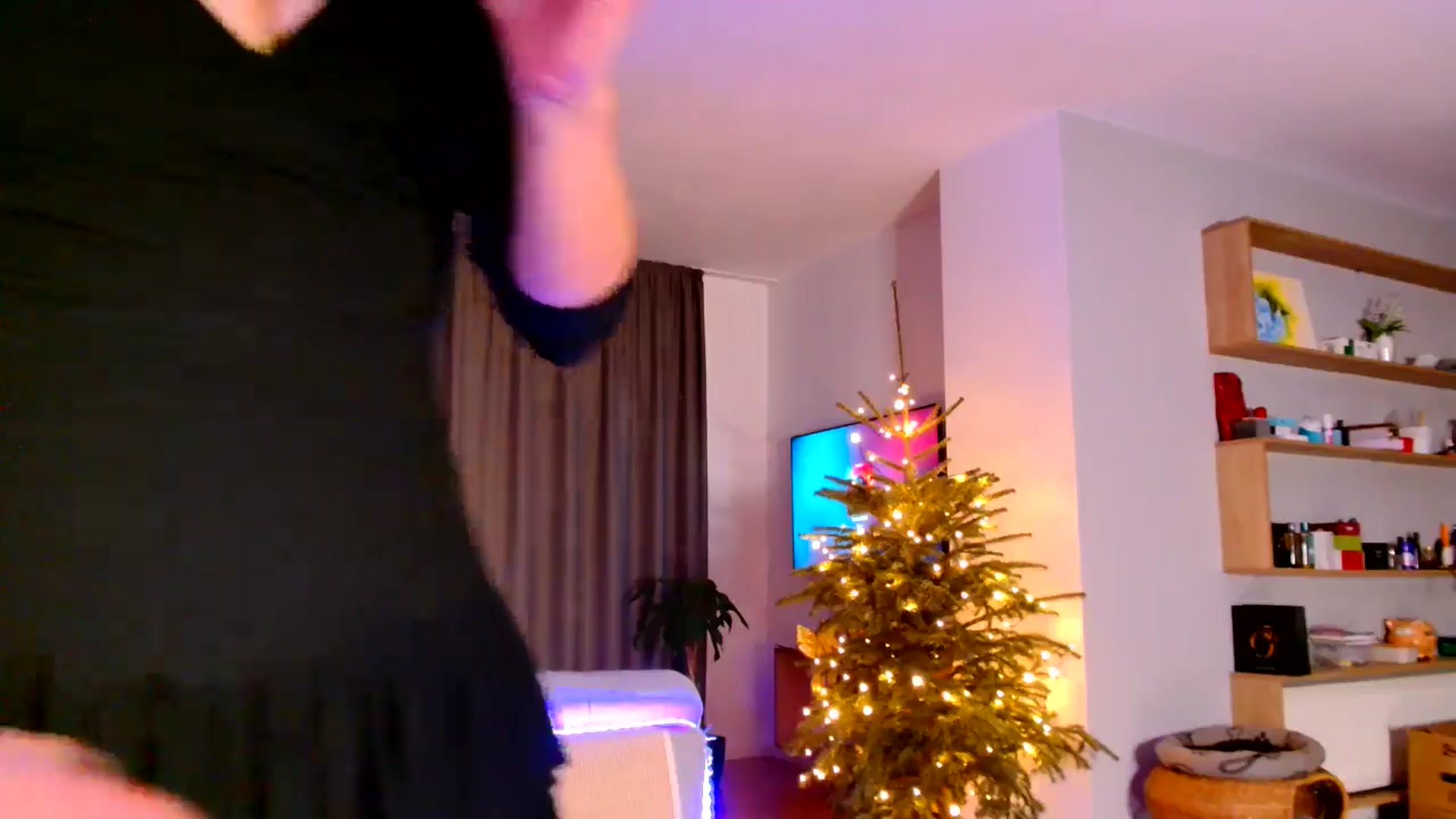 Gallery image thumbnail from Ana_Rose's myfreecams stream on, 01/17/2026, 24:13 image 4 of 20