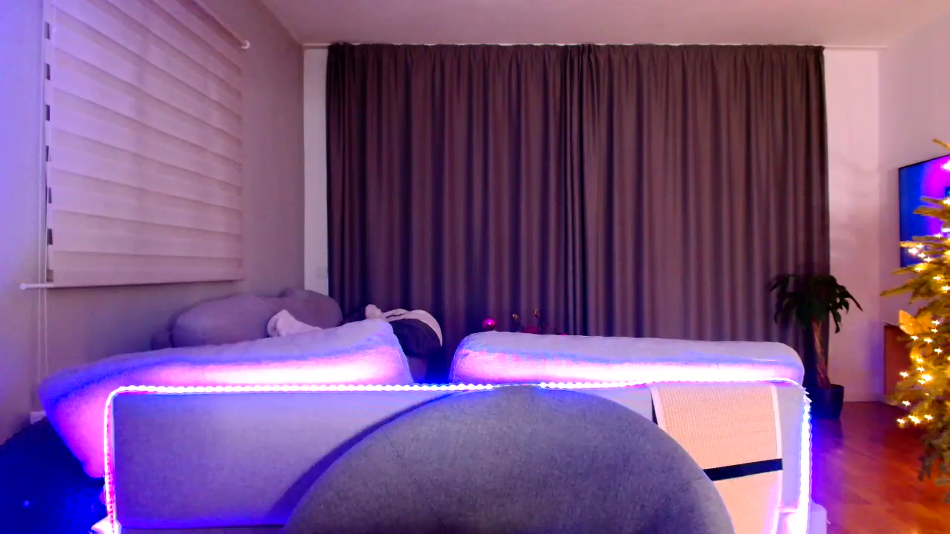 Gallery image thumbnail from Ana_Rose's myfreecams stream on, 01/17/2026, 24:13 image 17 of 20