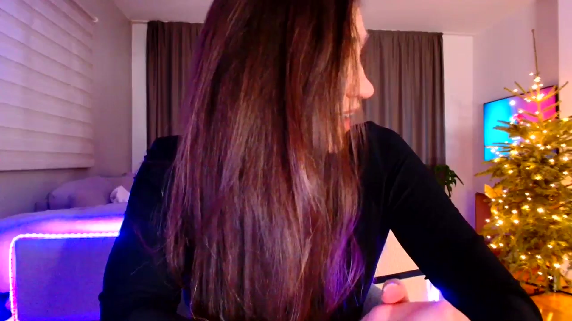 Gallery image thumbnail from Ana_Rose's myfreecams stream on, 01/17/2026, 24:13 image 11 of 20