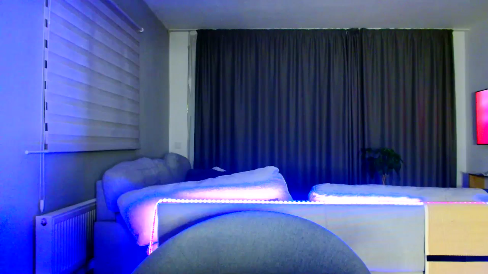 Gallery image thumbnail from Ana_Rose's myfreecams stream on, 01/31/2026, 22:46 image 15 of 20