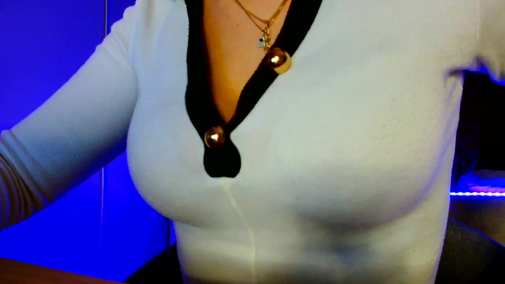 Gallery image thumbnail from Ana_Rose's myfreecams stream on, 02/01/2026, 02:03 image 14 of 20