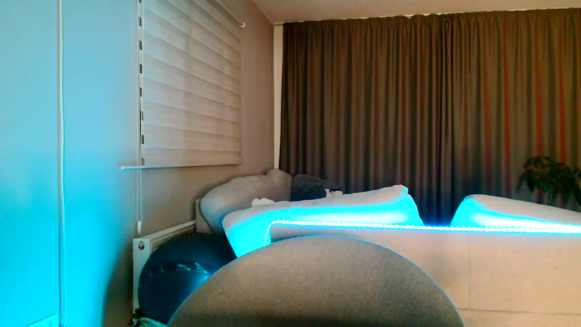 Gallery image thumbnail from Ana_Rose's myfreecams stream on, 02/08/2026, 24:29 image 18 of 20