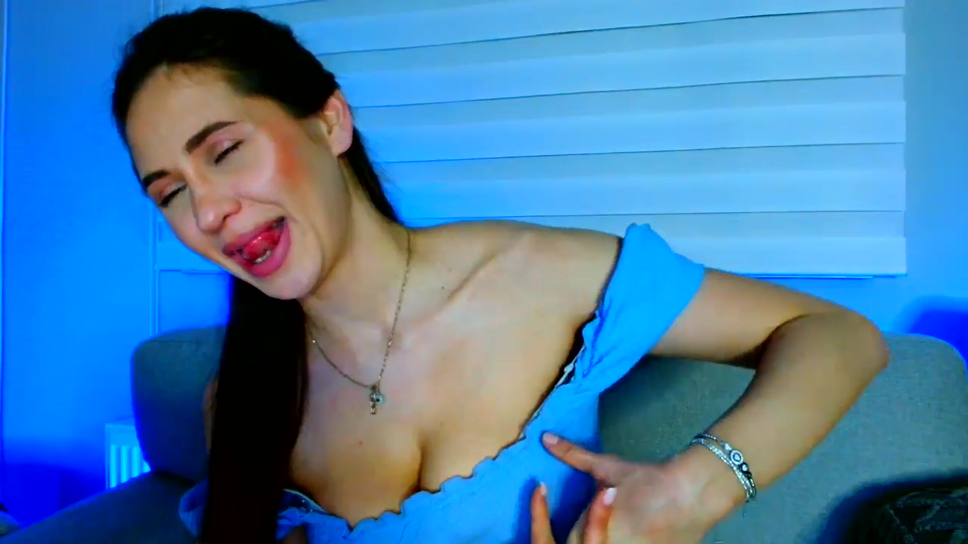 Gallery image thumbnail from Ana_Rose's myfreecams stream on, 04/05/2026, 01:20 image 15 of 20