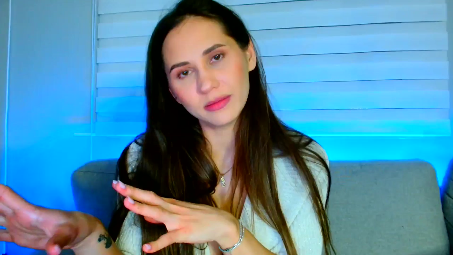 Gallery image thumbnail from Ana_Rose's myfreecams stream on, 05/07/2026, 21:18 image 18 of 20