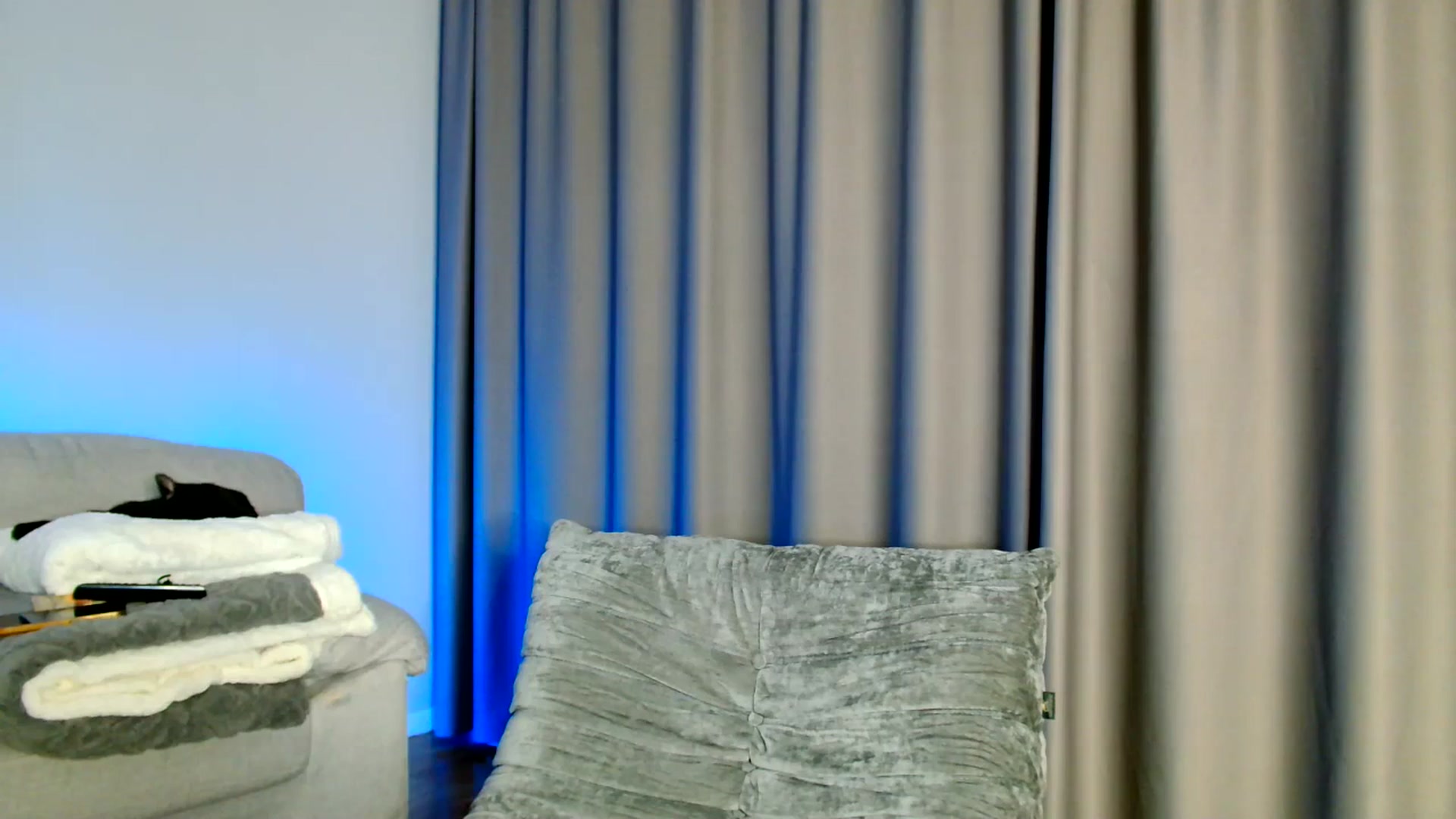 Gallery image thumbnail from Ana_Rose's myfreecams stream on, 05/07/2026, 22:52 image 14 of 20