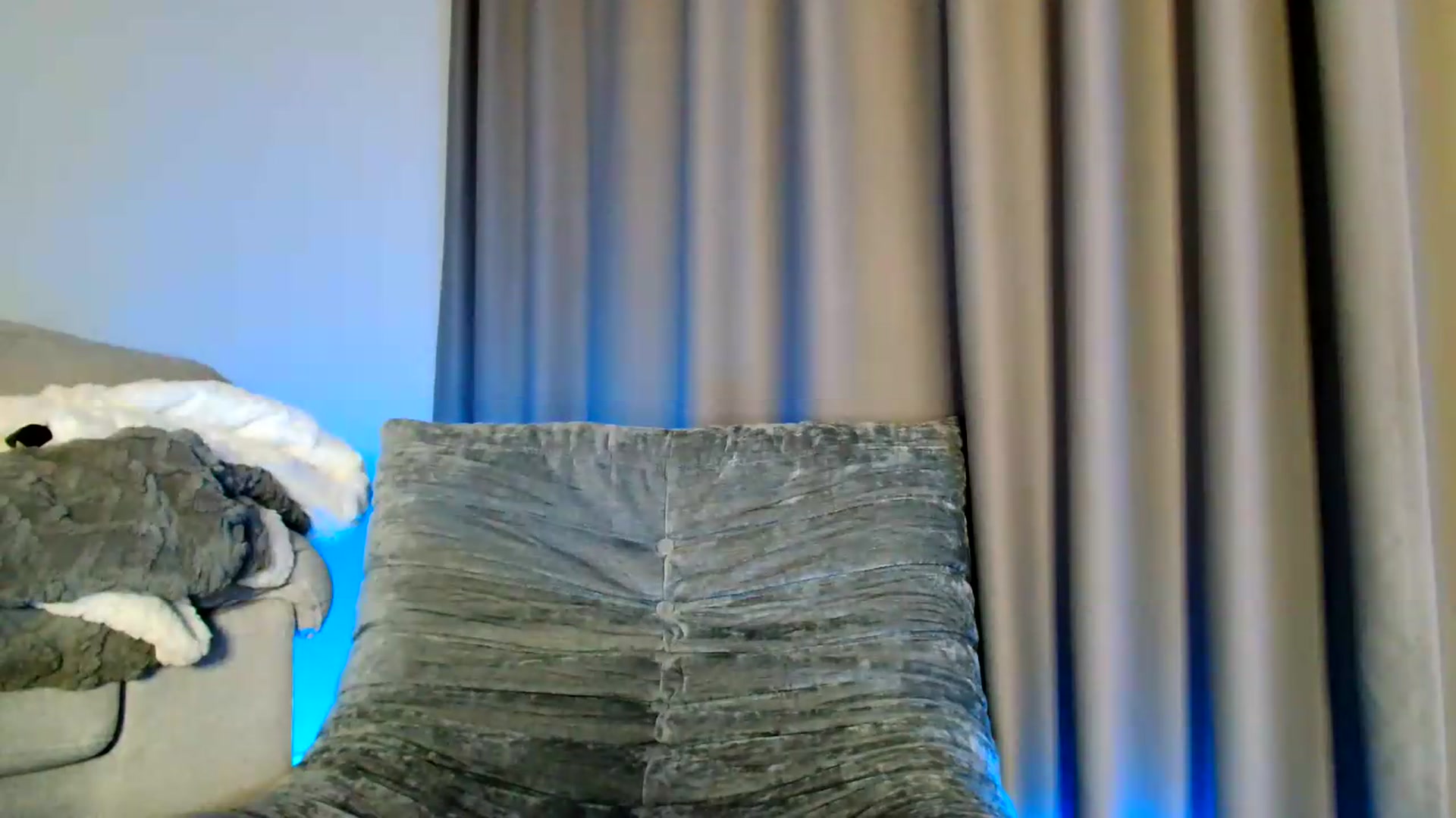 Gallery image thumbnail from Ana_Rose's myfreecams stream on, 05/16/2026, 22:45 image 18 of 20