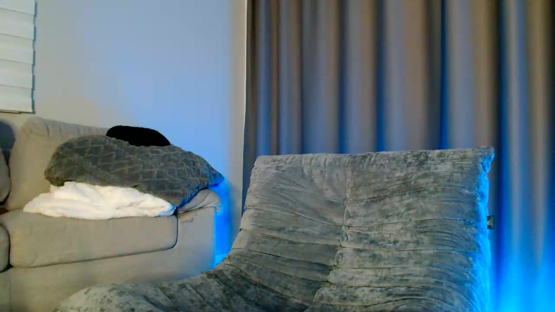 Gallery image thumbnail from Ana_Rose's myfreecams stream on, 05/31/2026, 23:38 image 16 of 20