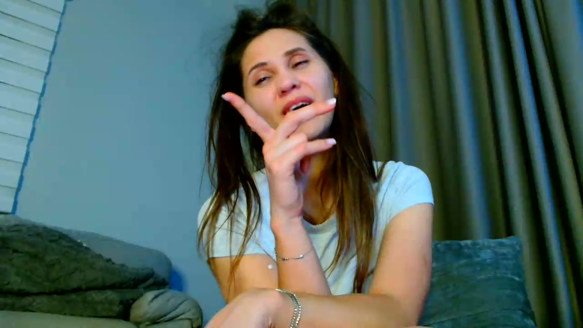 Gallery image thumbnail from Ana_Rose's myfreecams stream on, 06/06/2026, 03:27 image 7 of 20
