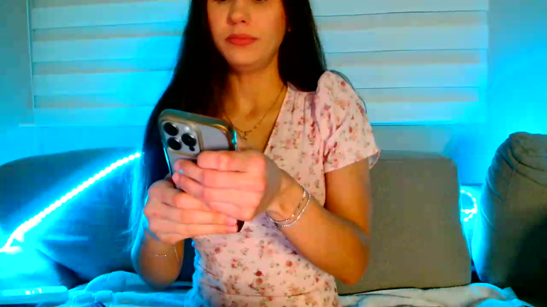 Gallery image thumbnail from Ana_Rose's myfreecams stream on, 06/21/2026, 22:40 image 3 of 20
