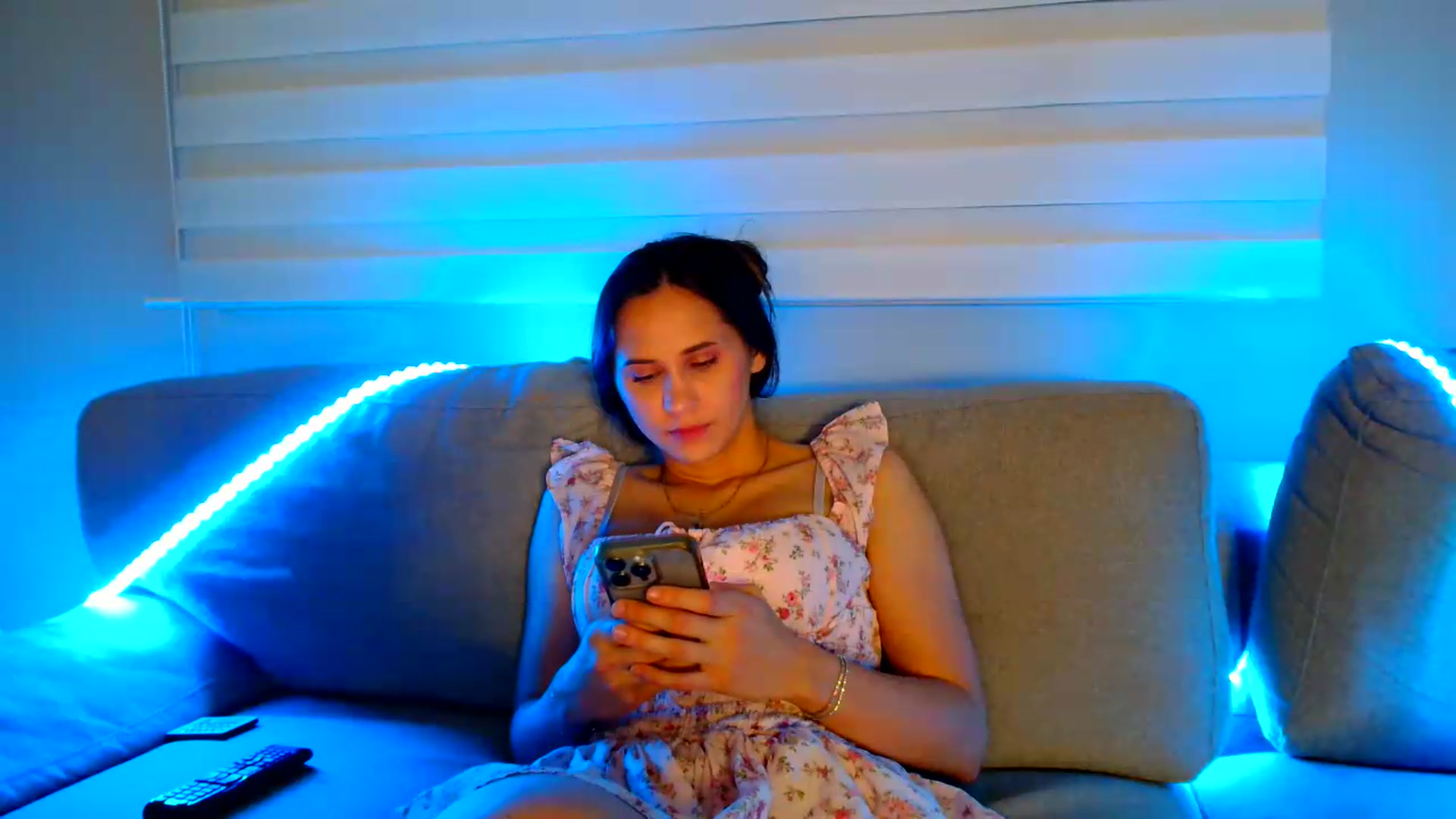 Gallery image thumbnail from Ana_Rose's myfreecams stream on, 06/27/2026, 24:35 image 17 of 20