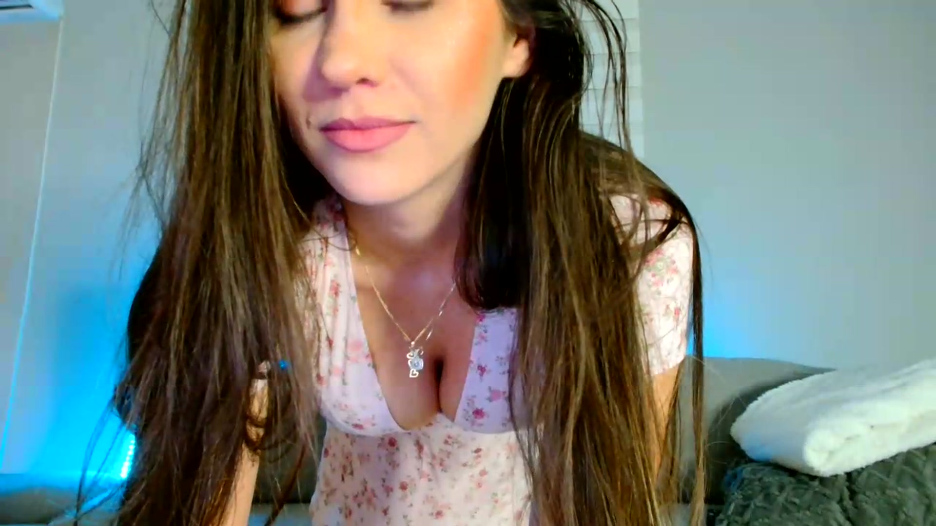 Gallery image thumbnail from Ana_Rose's myfreecams stream on, 06/28/2026, 20:43 image 14 of 20